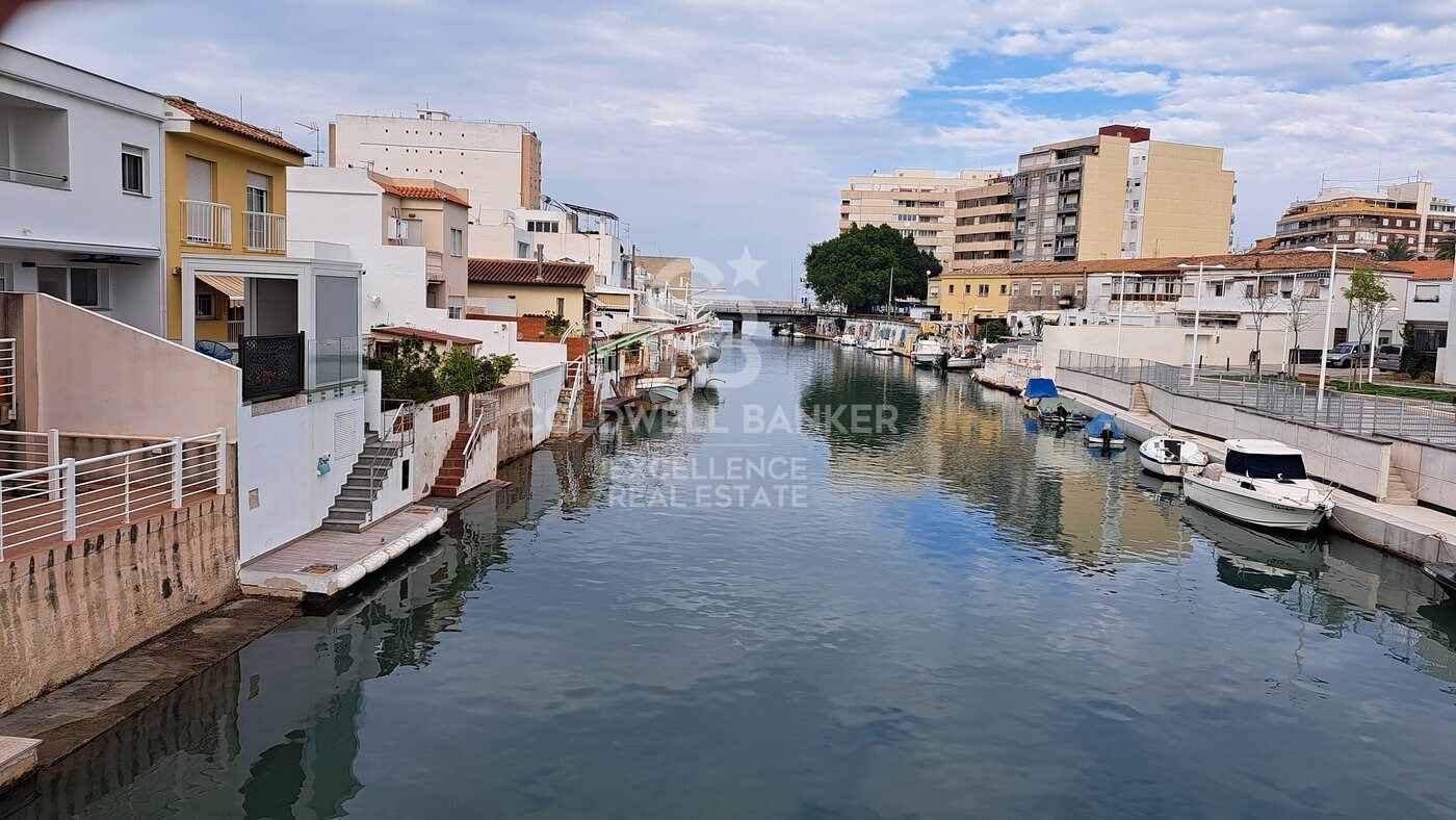Premium plot between the city and the beach in Gandia: Build the house of your dreams.