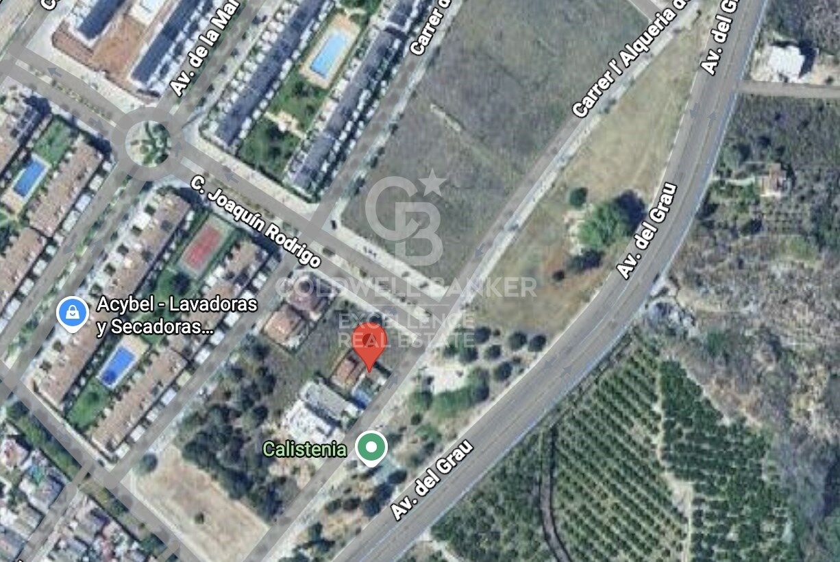 Terrain haut de gamme entre la ville et la plage à Gandia : construisez la maison de vos rêves.