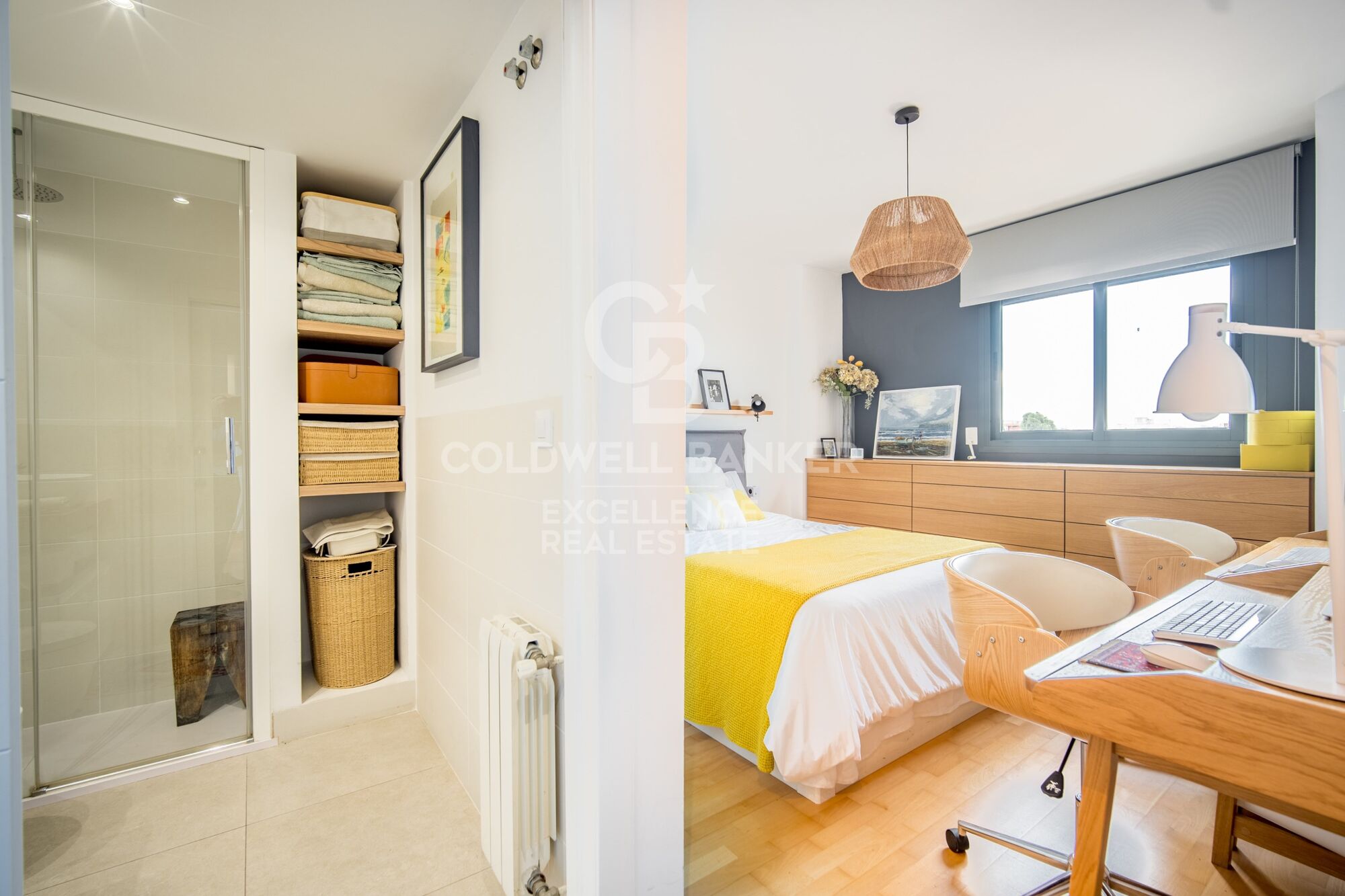 Beautiful penthouse with 20 m2 terrace, garage and storage room on Avenida del Puerto. Rental from July 1st to 31st.
