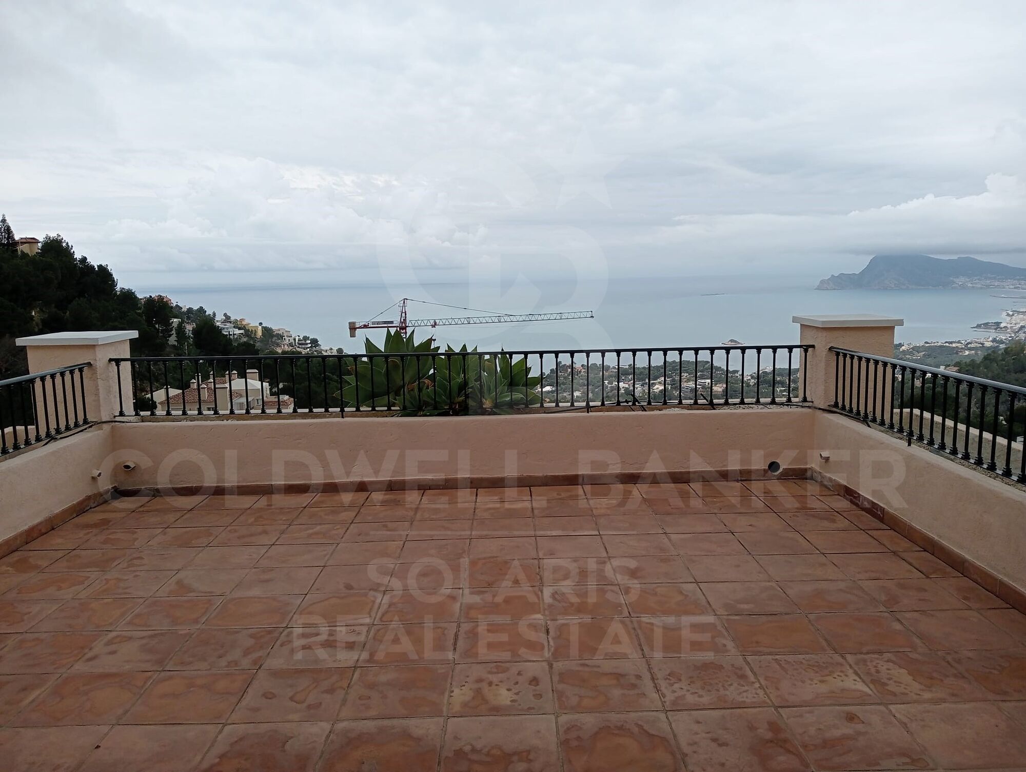 Penthouse de luxe avec vue panoramique sur la Méditerranée dans les collines d'Altea