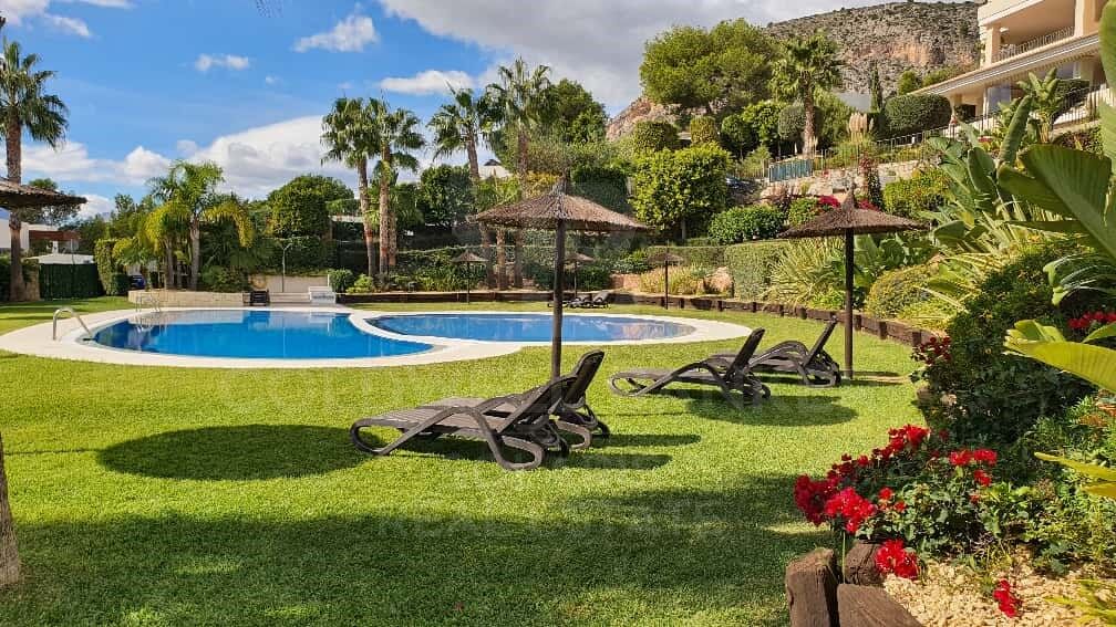 Penthouse de luxe avec vue panoramique sur la Méditerranée dans les collines d'Altea