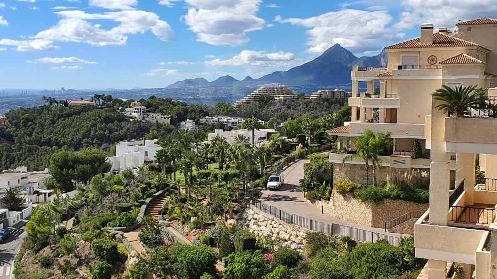 Luxus-Penthouse mit Panoramablick auf das Mittelmeer in den Altea Hills