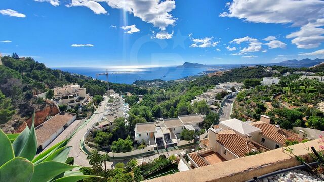 Penthouse de luxe avec vue panoramique sur la Méditerranée dans les collines d'Altea