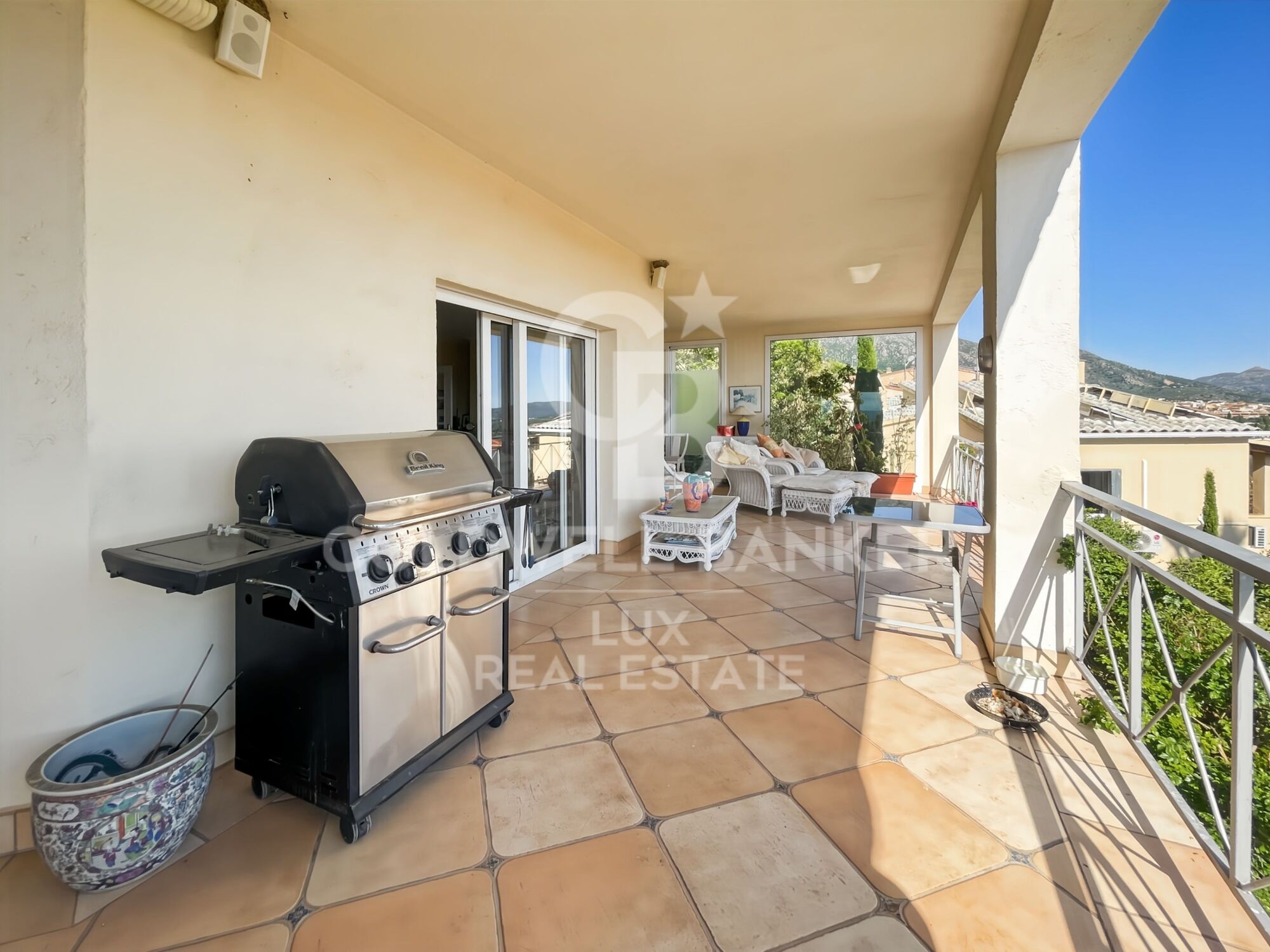 Villa avec piscine intérieure et vue mer à Mas Isaac