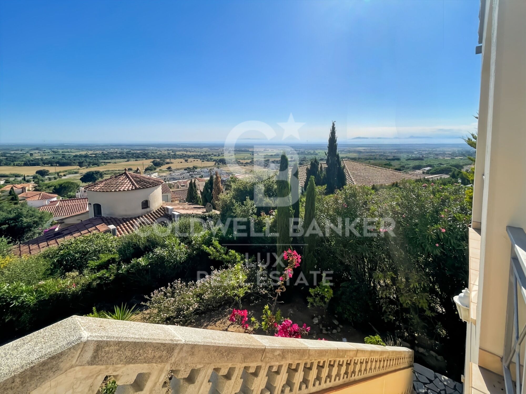 Villa avec piscine intérieure et vue mer à Mas Isaac