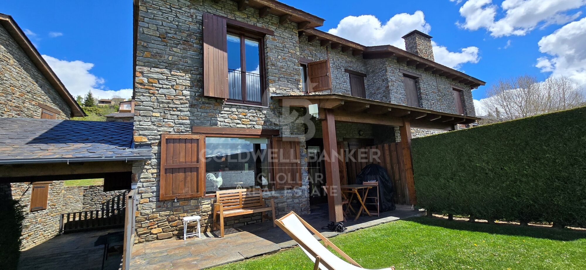 House 3 Bedrooms Rent Osséja