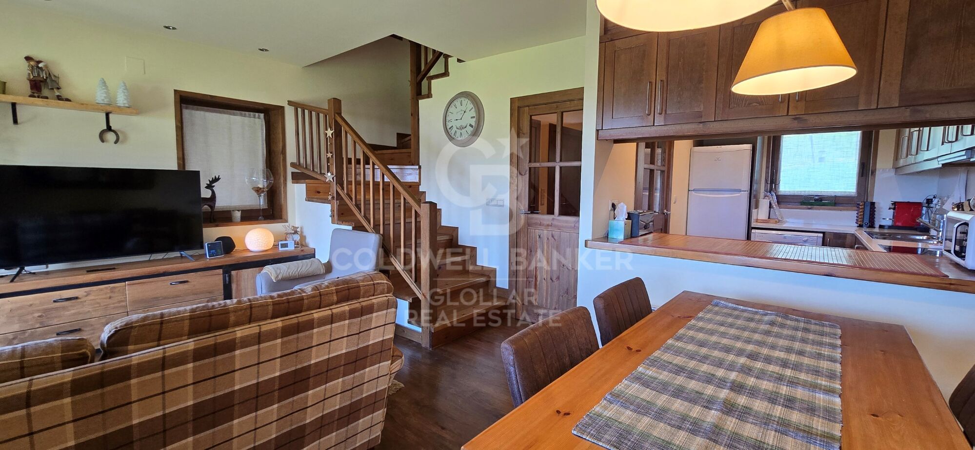 House 3 Bedrooms Rent Osséja
