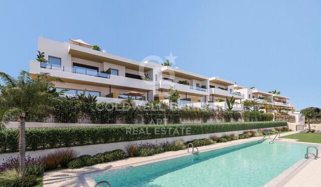 Moderne Reihenhäuser neben Estepona Golf