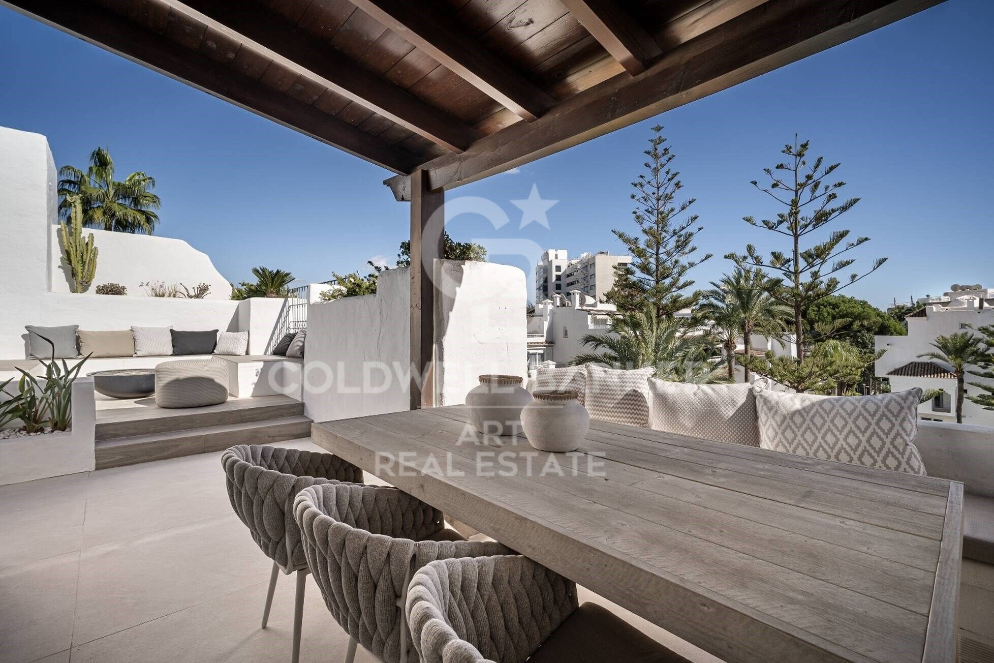Excepcional ático dúplex en Alhambra del Mar, en la Milla de Oro de Marbella