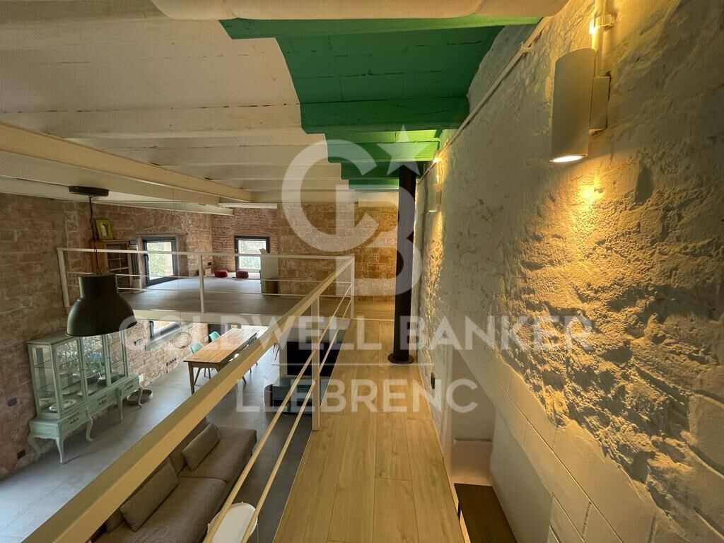 Renovated duplex with views over Barcelona in a modernist building in Tibidabo