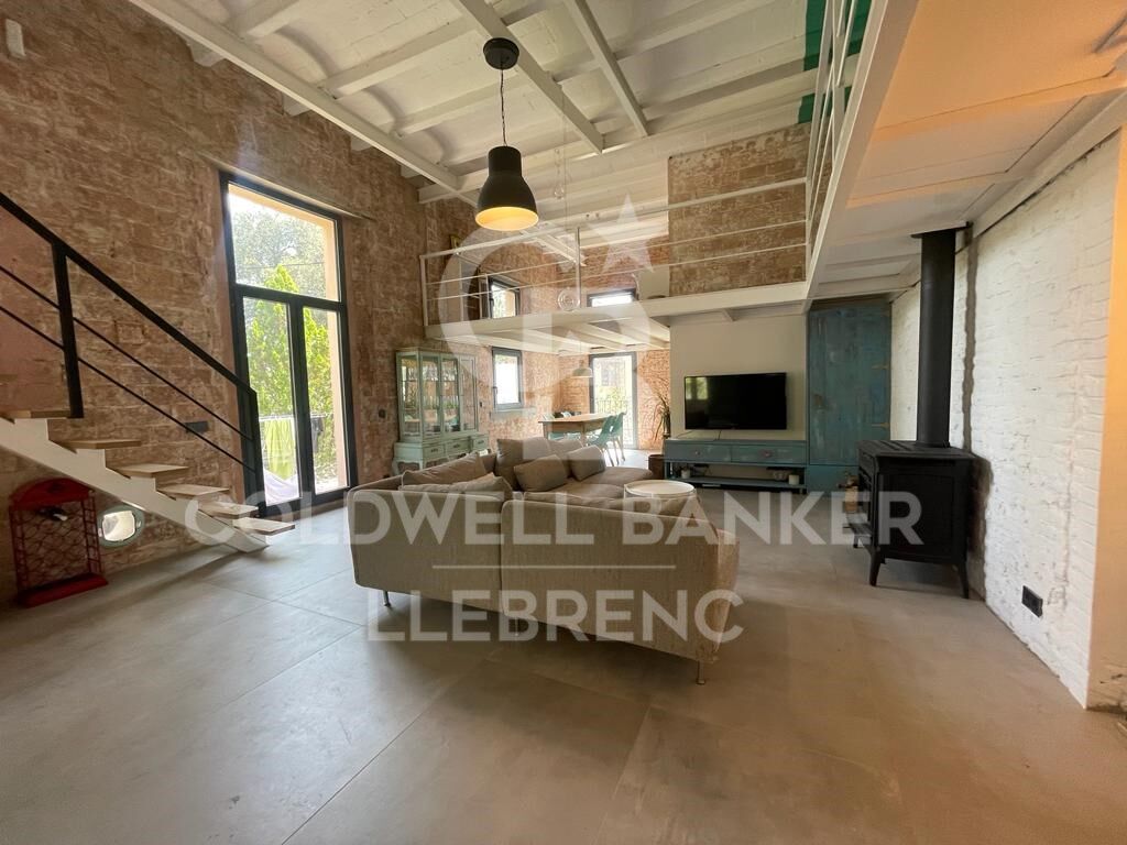 Duplex rénové avec vue sur Barcelone dans un immeuble moderniste au Tibidabo