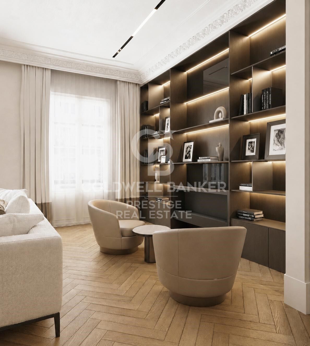 Elegant apartment in a historic building next to Plaza España