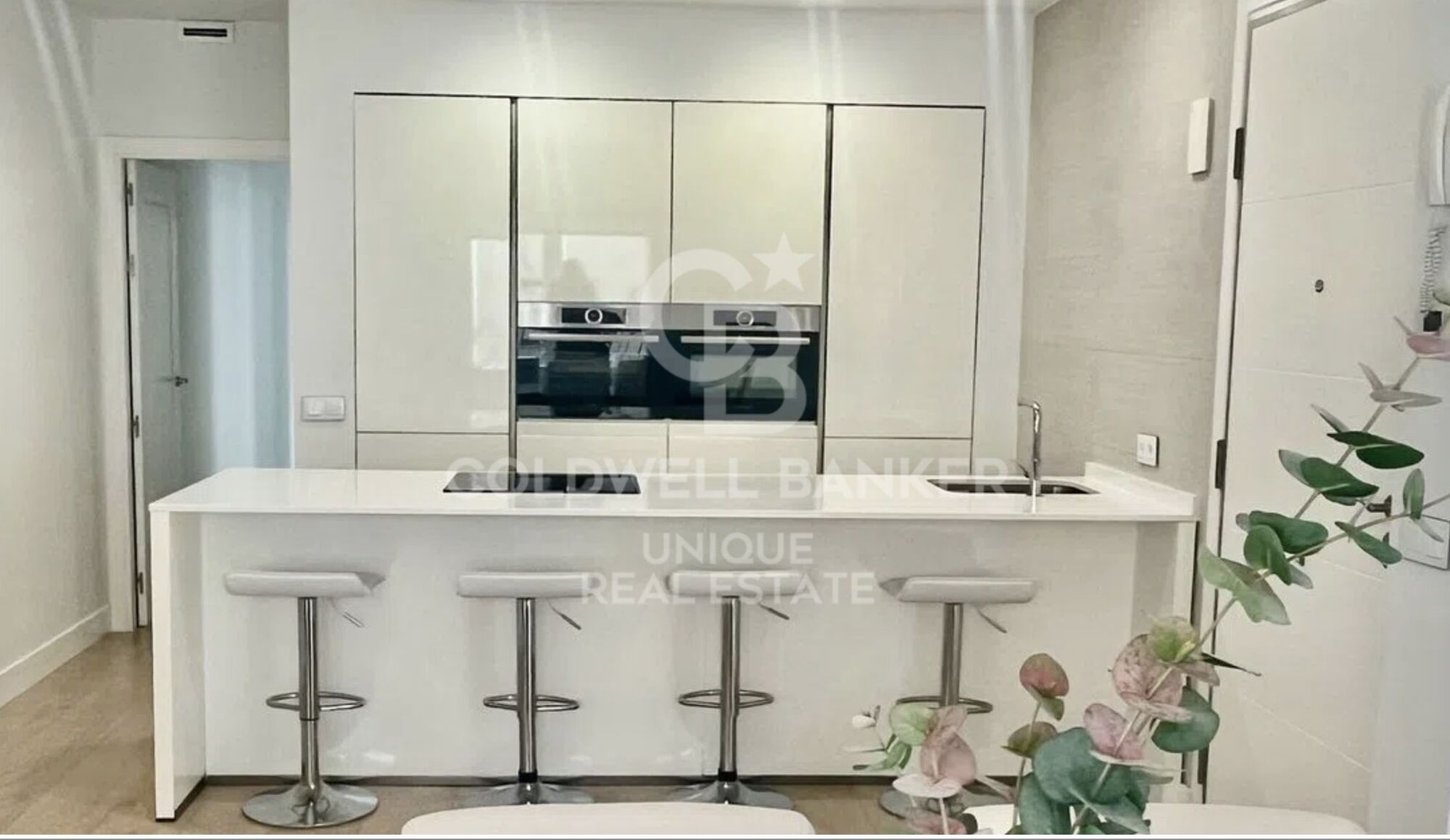 Exclusiva vivienda reformada en última planta con gran luminosidad