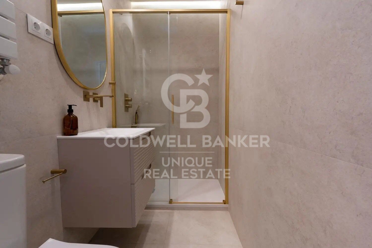 Elegant renovated exterior apartment in Lista, Salamanca District