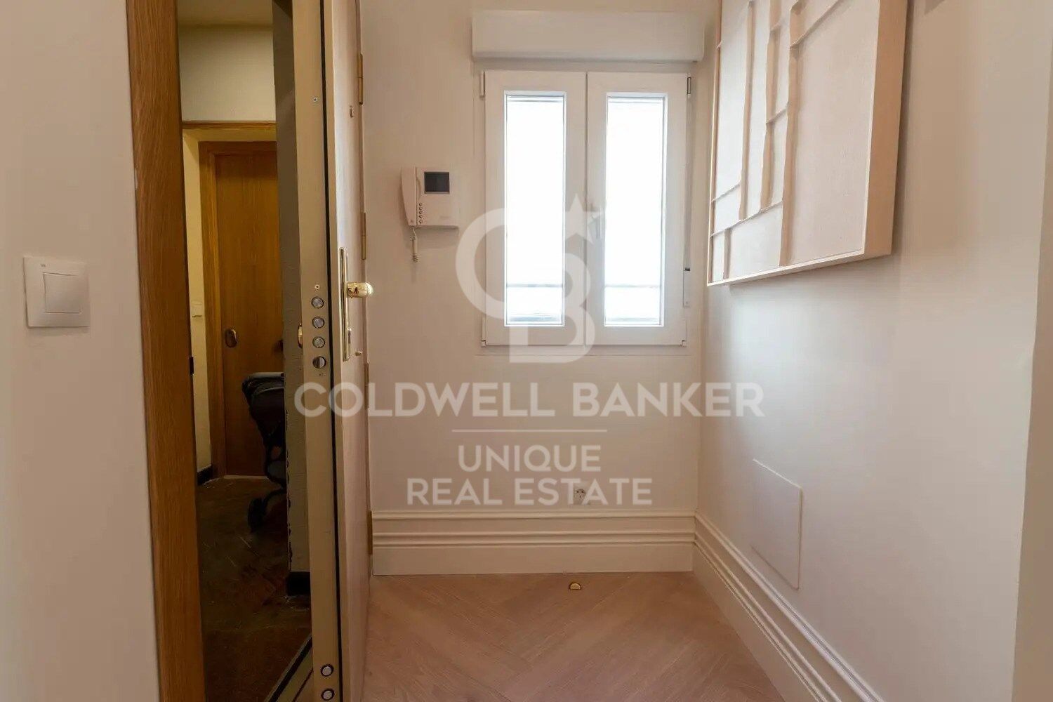 Elegant renovated exterior apartment in Lista, Salamanca District