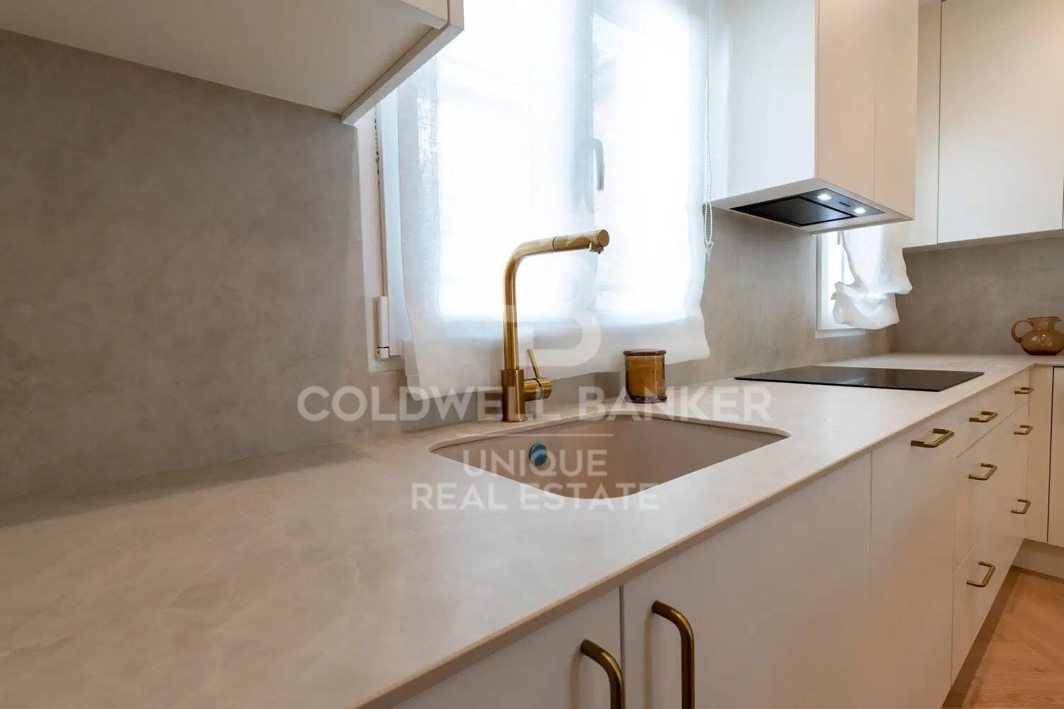 Elegant renovated exterior apartment in Lista, Salamanca District