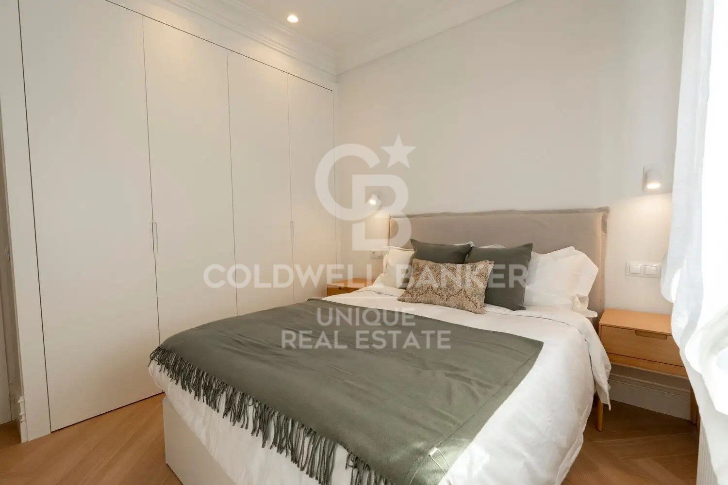 Elegant renovated exterior apartment in Lista, Salamanca District