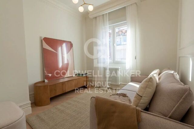 Elegant renovated exterior apartment in Lista, Salamanca District