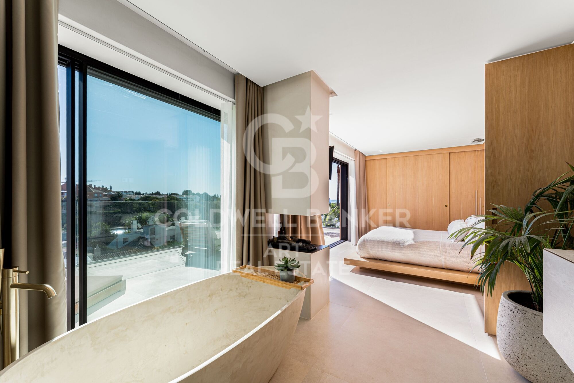 Villa de lujo reformada con vistas al mar Nueva Andalucía