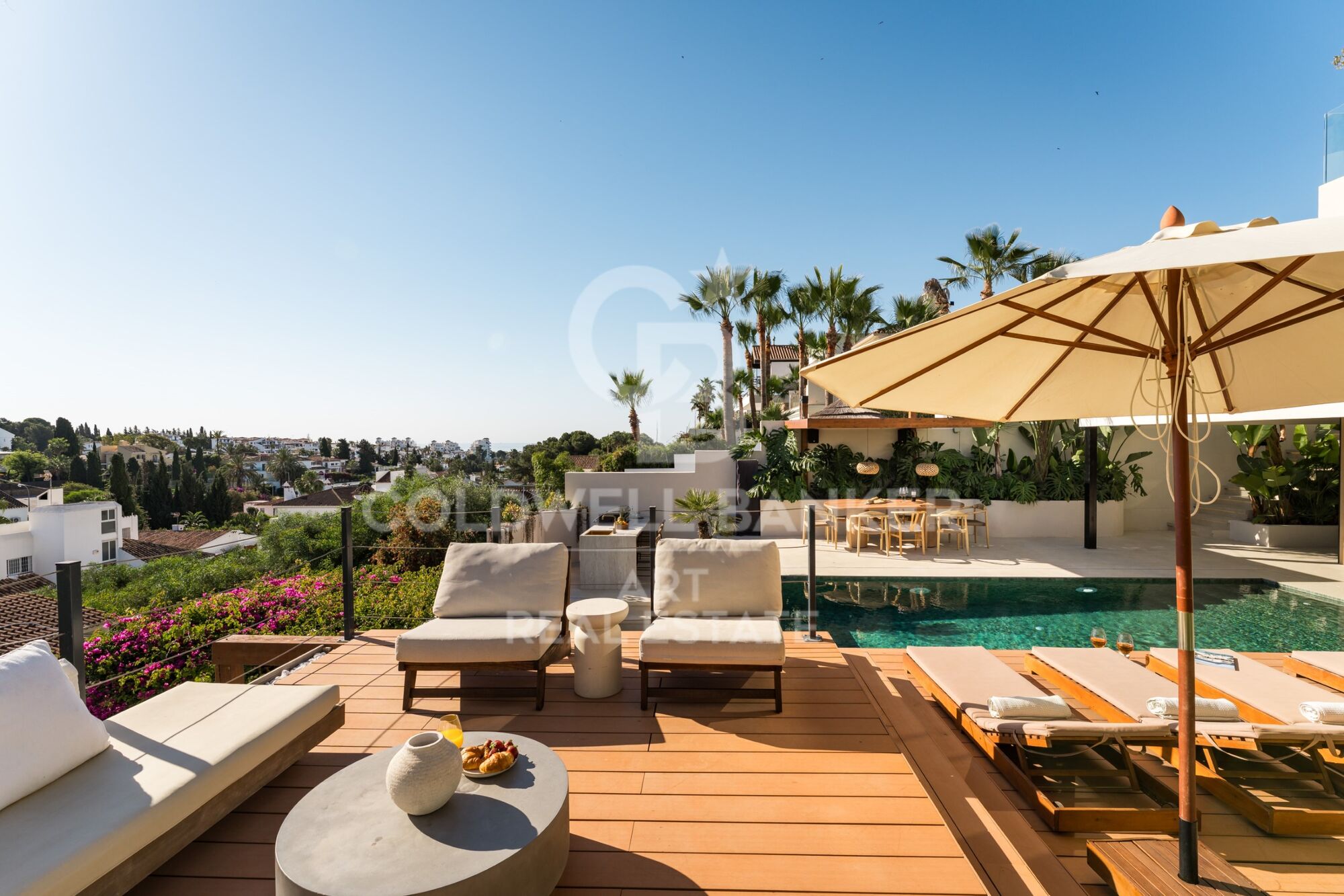 Villa de lujo reformada con vistas al mar Nueva Andalucía