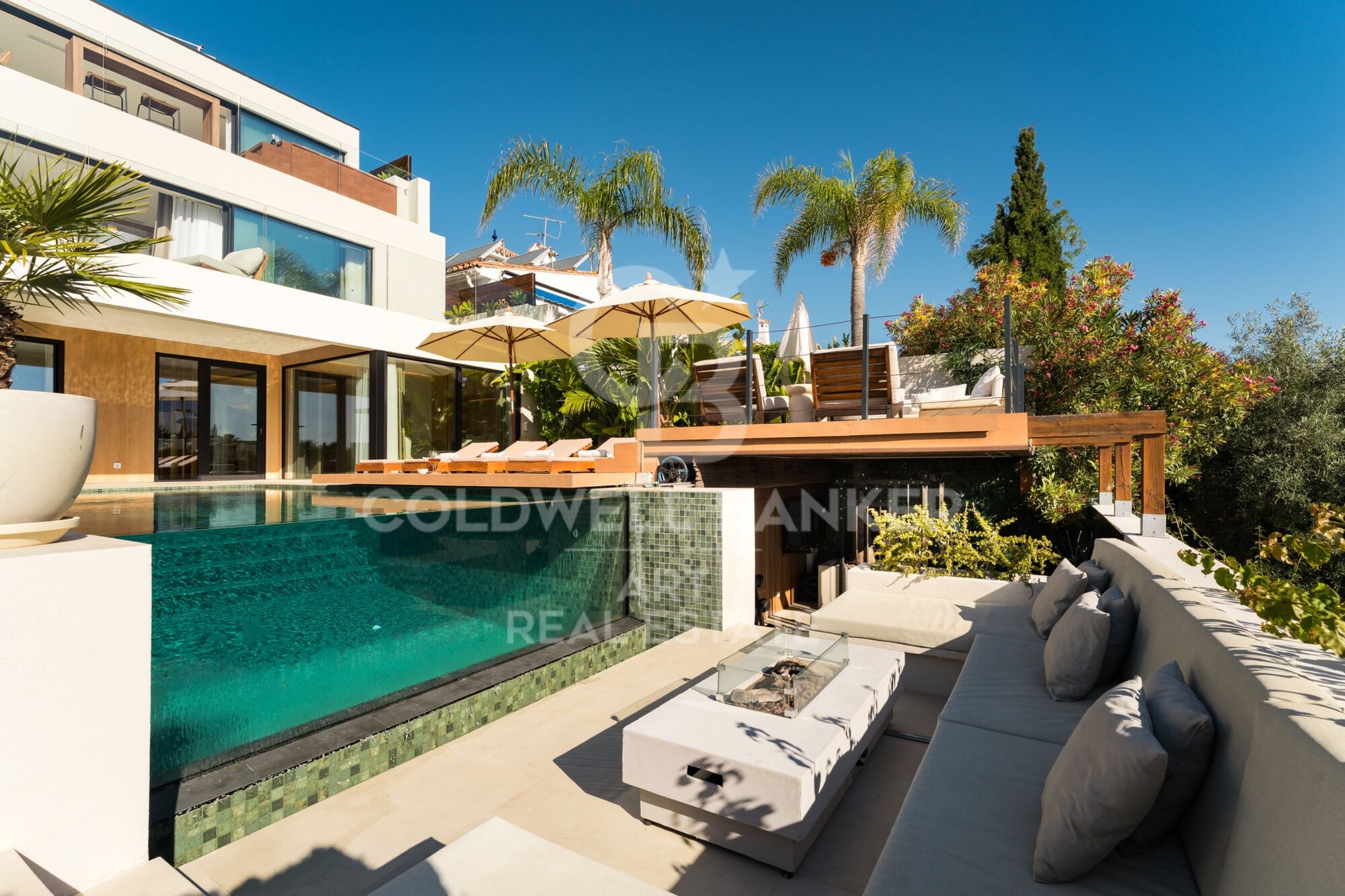 Renovierte Luxusvilla mit Meerblick in Nueva Andalucía