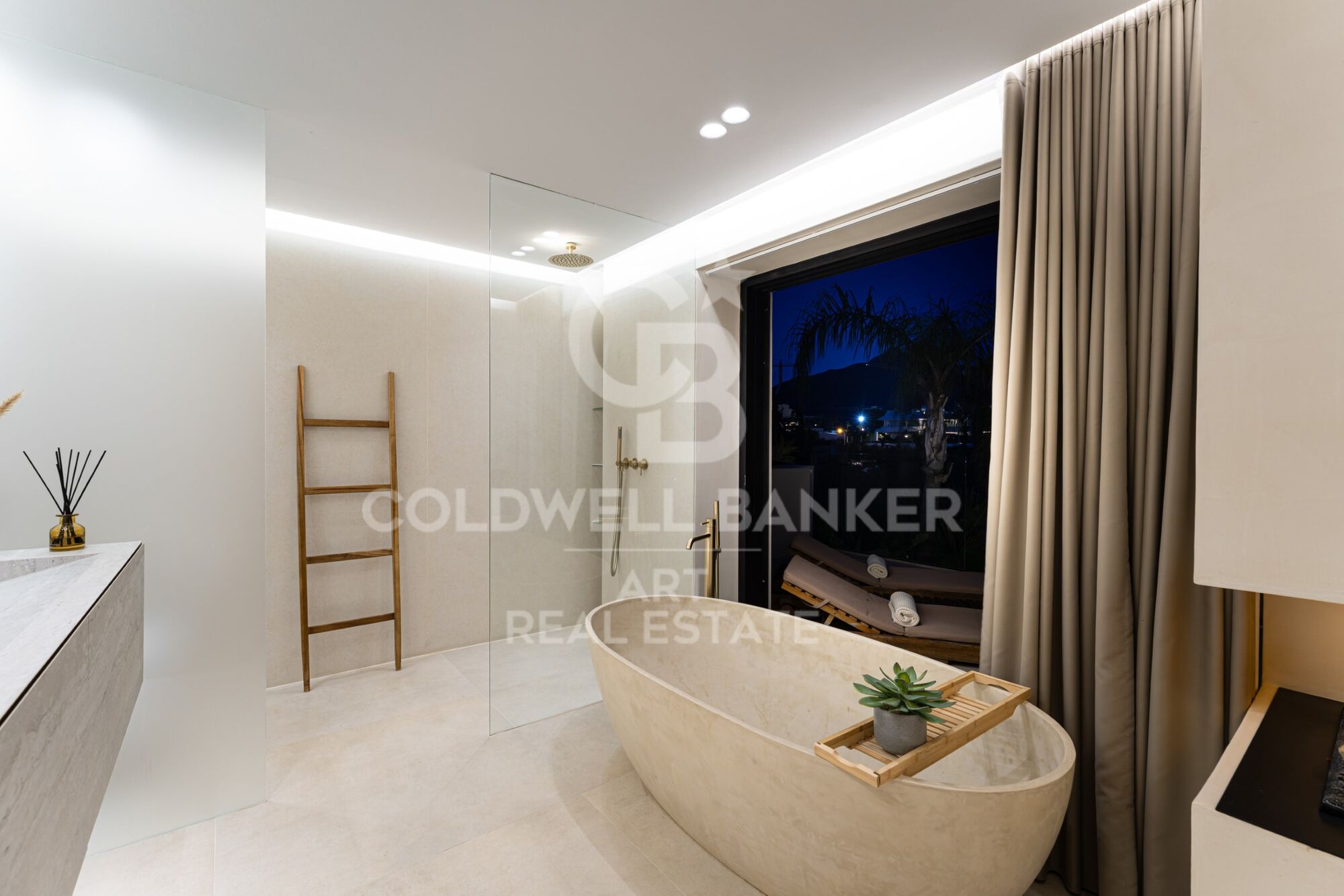 Renovierte Luxusvilla mit Meerblick in Nueva Andalucía