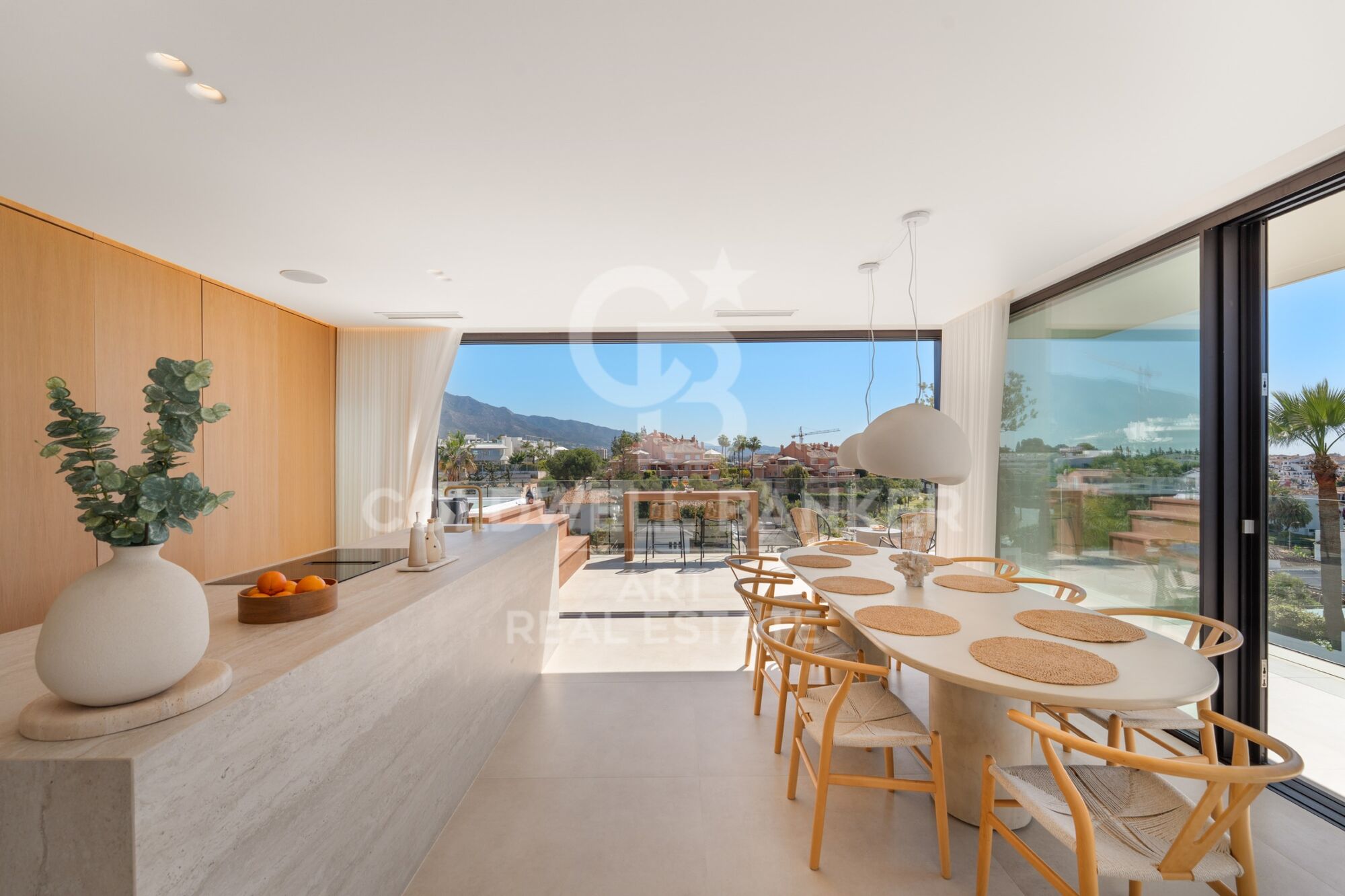 Renovated luxury villa with sea views in Nueva Andalucía
