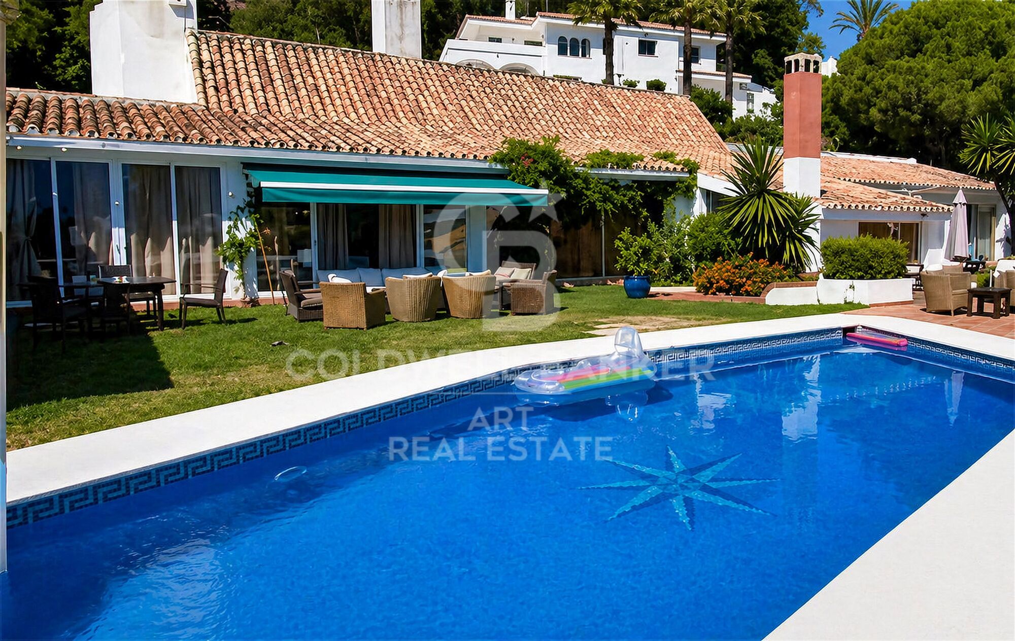Villa 5 Bedrooms Sale Sotogrande