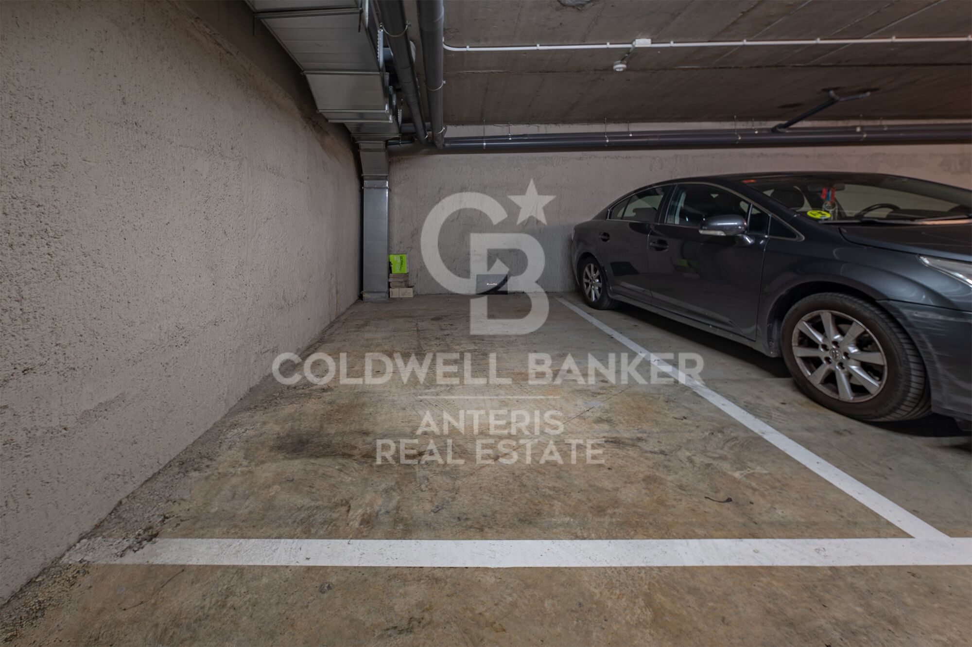 Piso en venta en Vila de Gràcia situado en finca de 2018. El precio incluye una plaza de parking en el mismo edificio