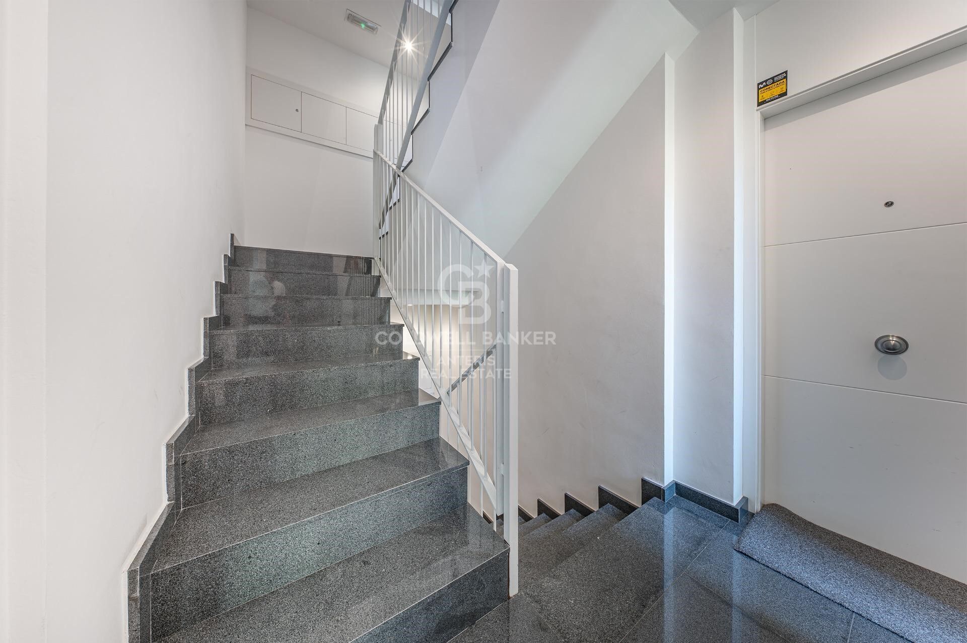 Apartment for sale in Vila de Gràcia located in a building constructed in 2018. The price includes a parking space in the same building