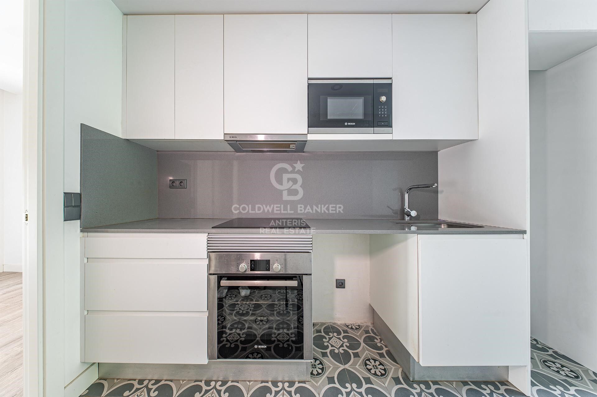 Apartment for sale in Vila de Gràcia located in a building constructed in 2018. The price includes a parking space in the same building