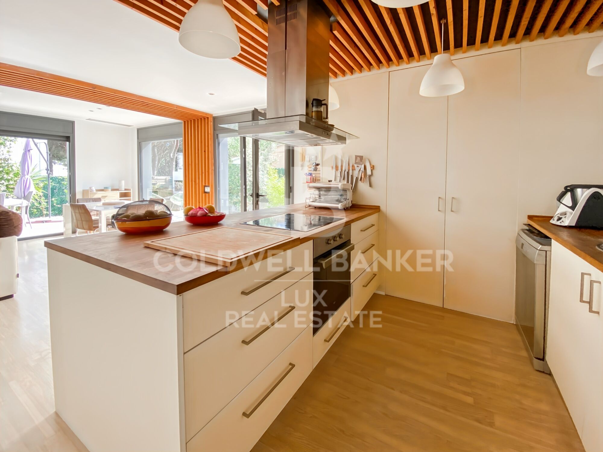 Modern house 200 meters from the beach for sale in L'Escala, Cala Montgó