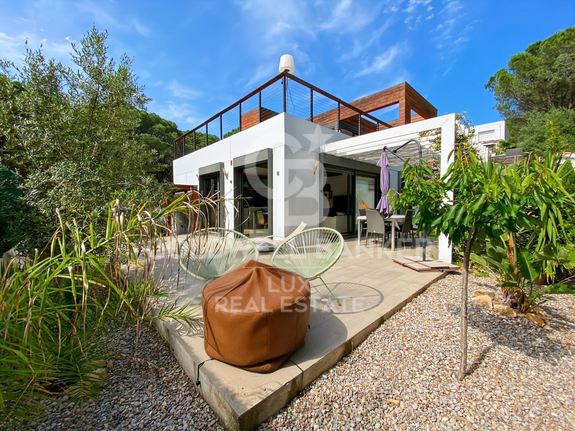 Modern house 200 meters from the beach for sale in L'Escala, Cala Montgó
