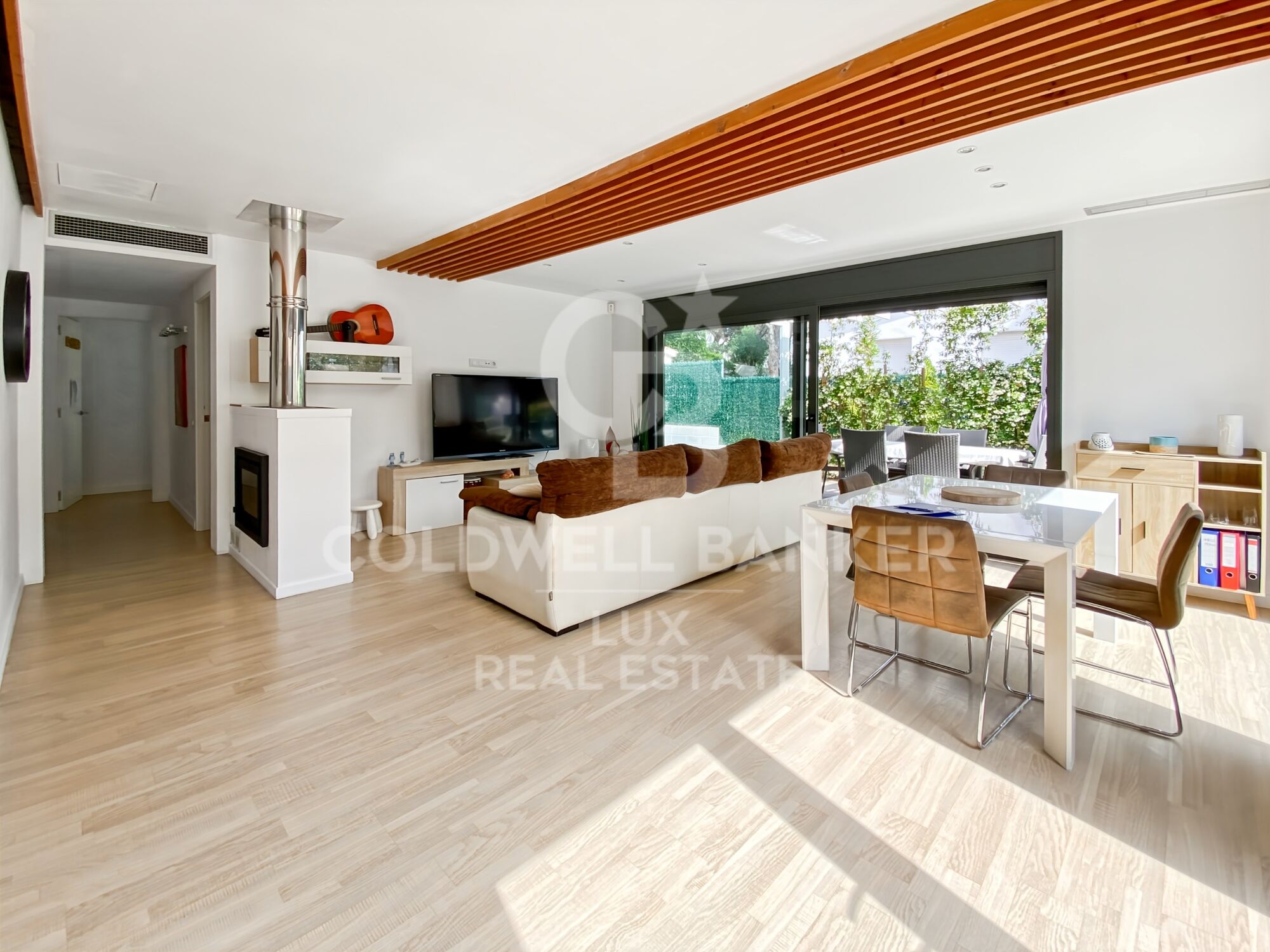 Modern house 200 meters from the beach for sale in L'Escala, Cala Montgó
