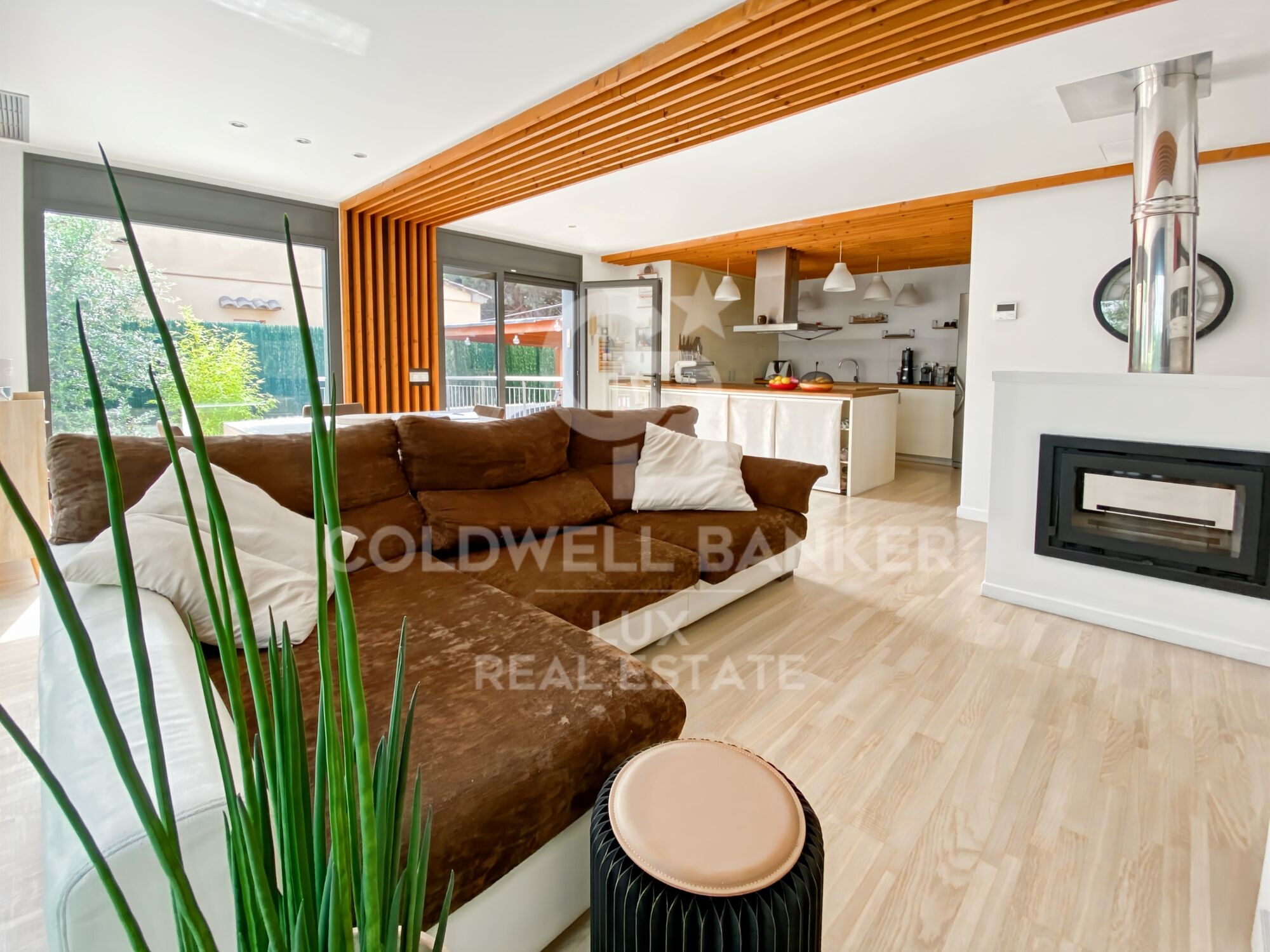 Modern house 200 meters from the beach for sale in L'Escala, Cala Montgó