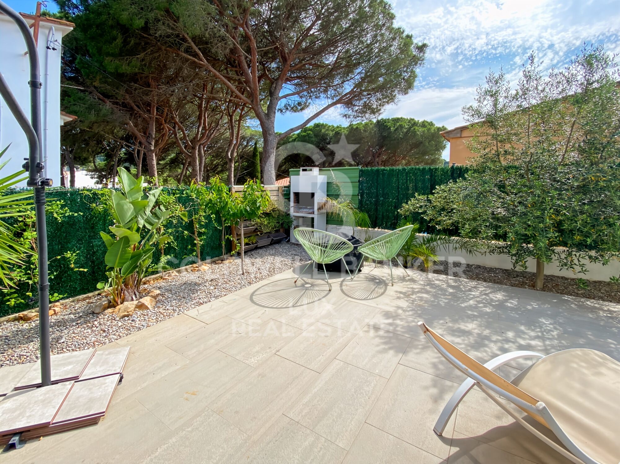Modern house 200 meters from the beach for sale in L'Escala, Cala Montgó
