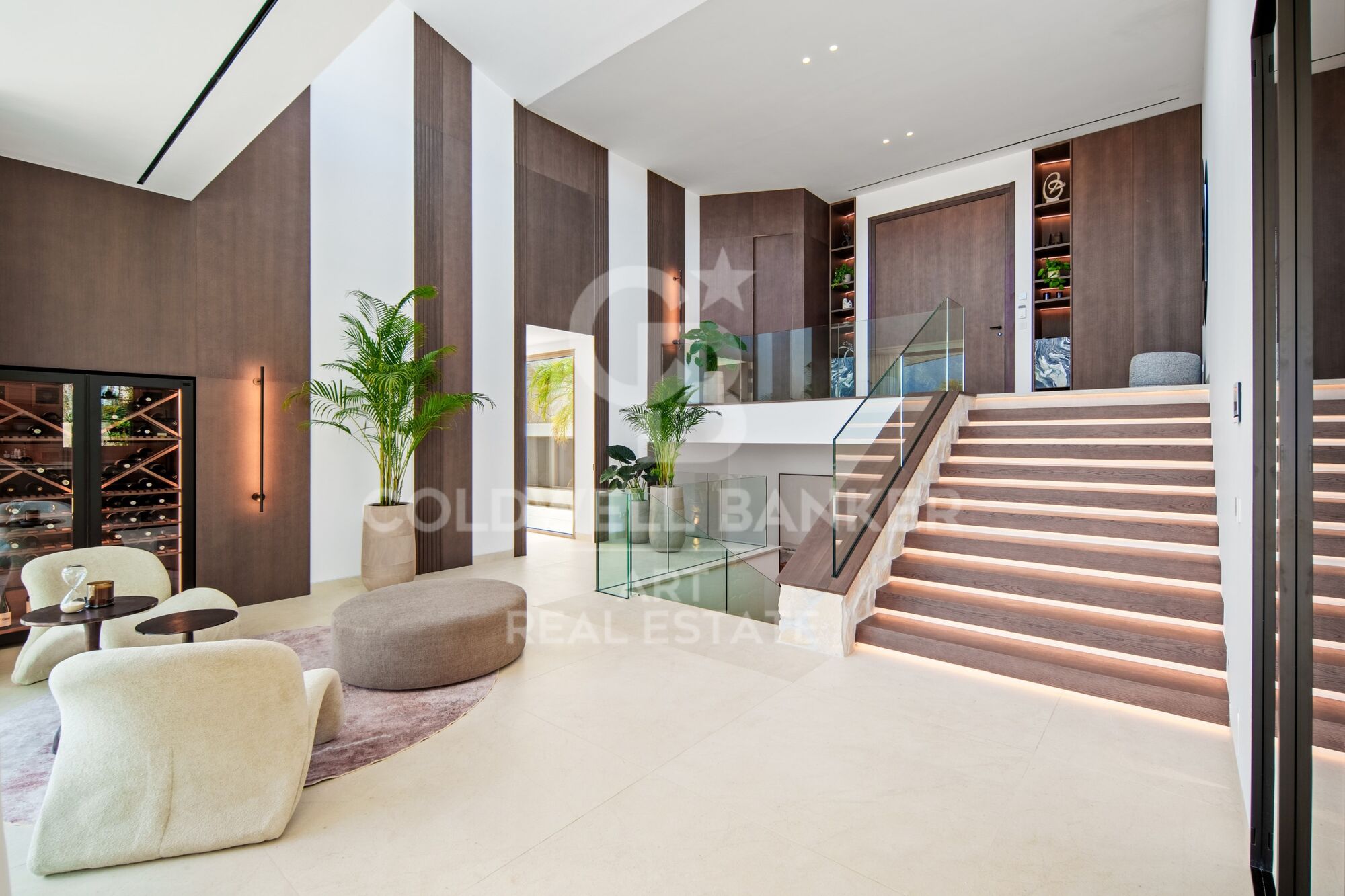 Preciosa villa de diseño en el corazón de Nueva Andalucía - Marbella