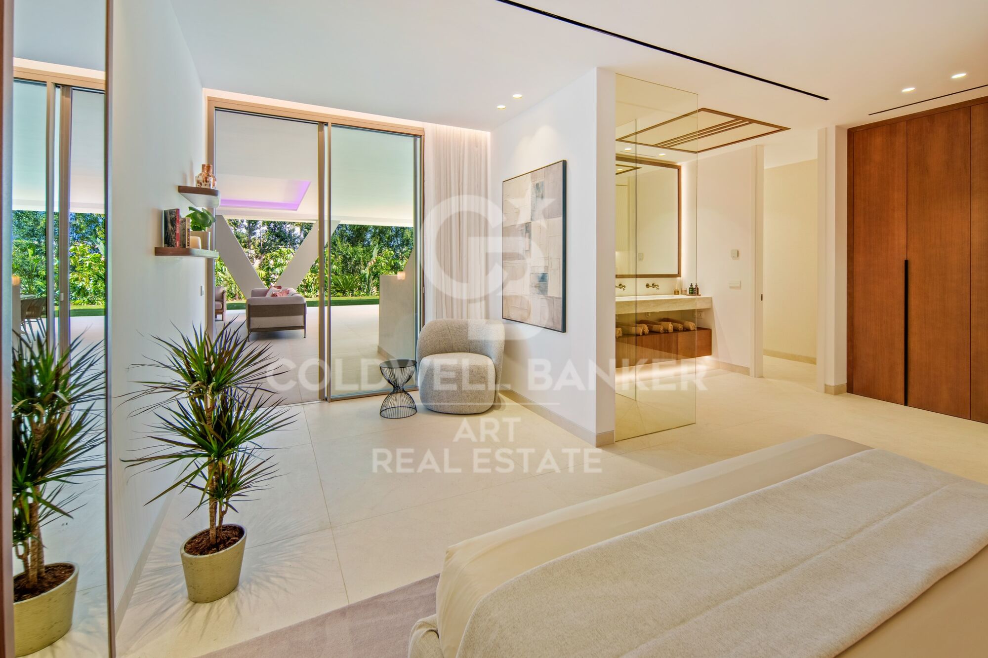 Preciosa villa de diseño en el corazón de Nueva Andalucía - Marbella