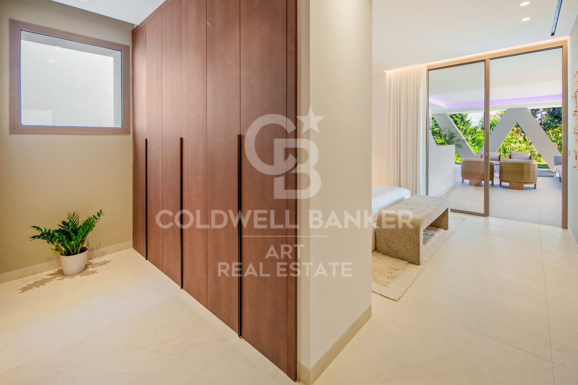 Preciosa villa de diseño en el corazón de Nueva Andalucía - Marbella