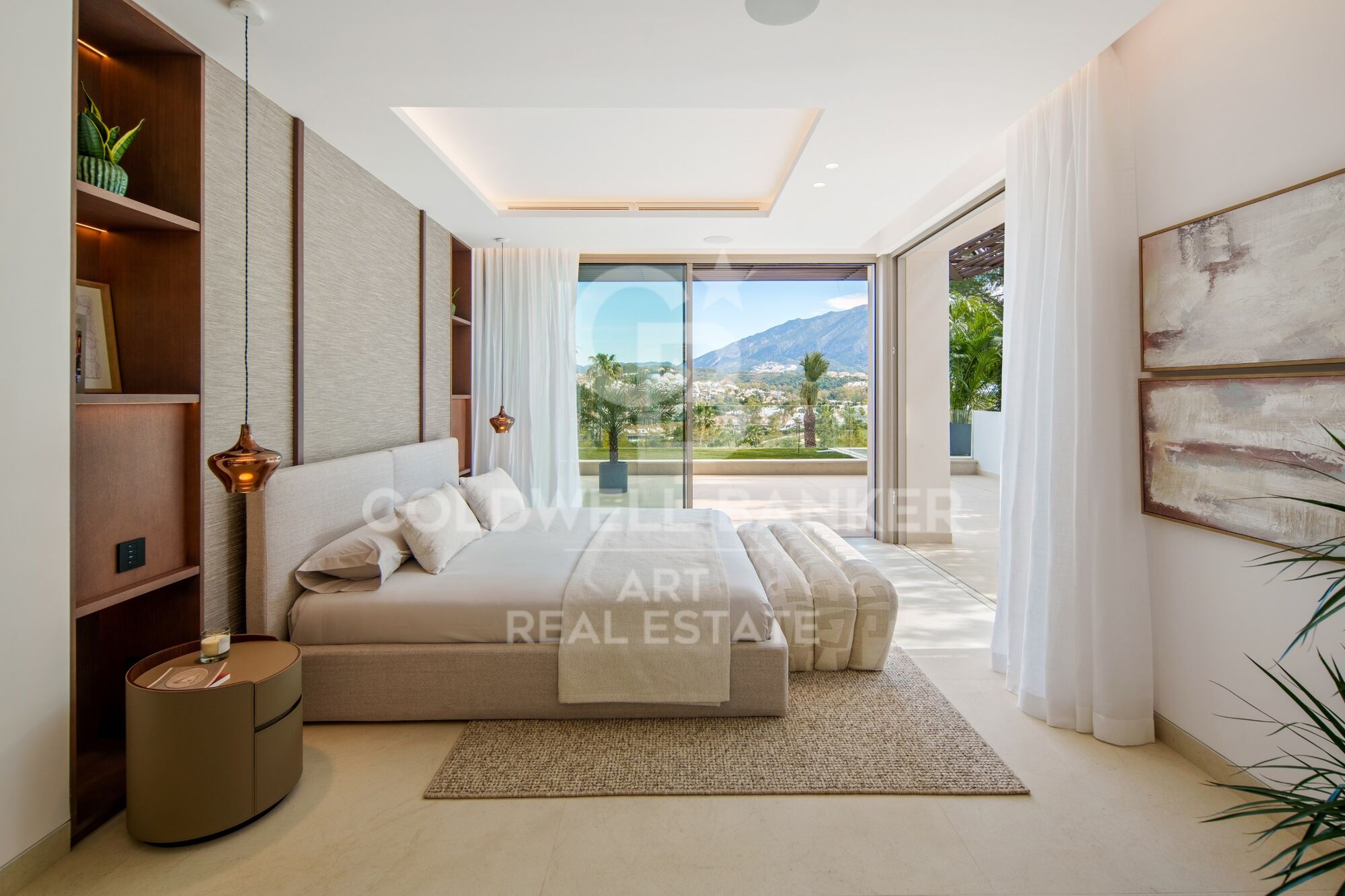 Preciosa villa de diseño en el corazón de Nueva Andalucía - Marbella