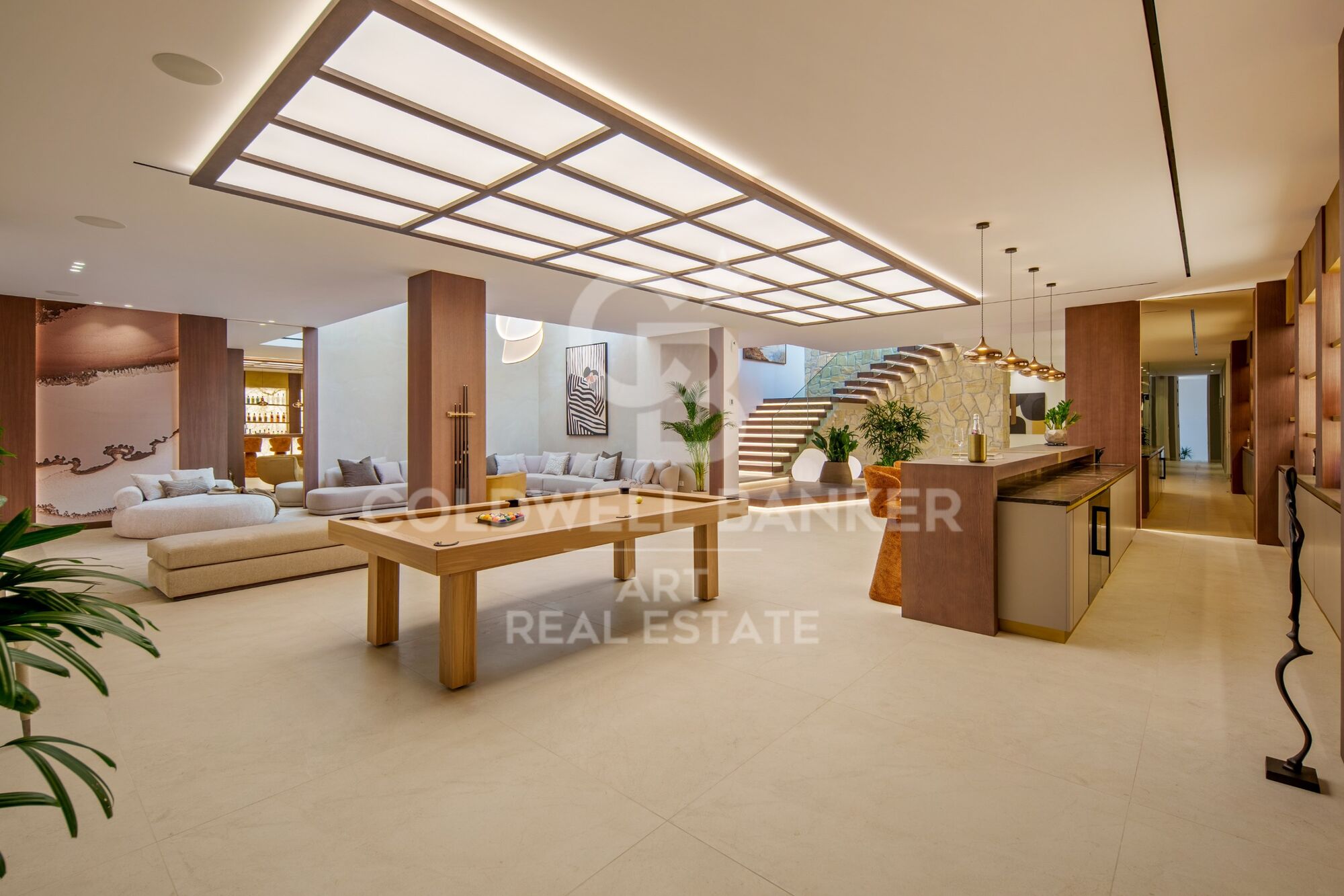 Preciosa villa de diseño en el corazón de Nueva Andalucía - Marbella