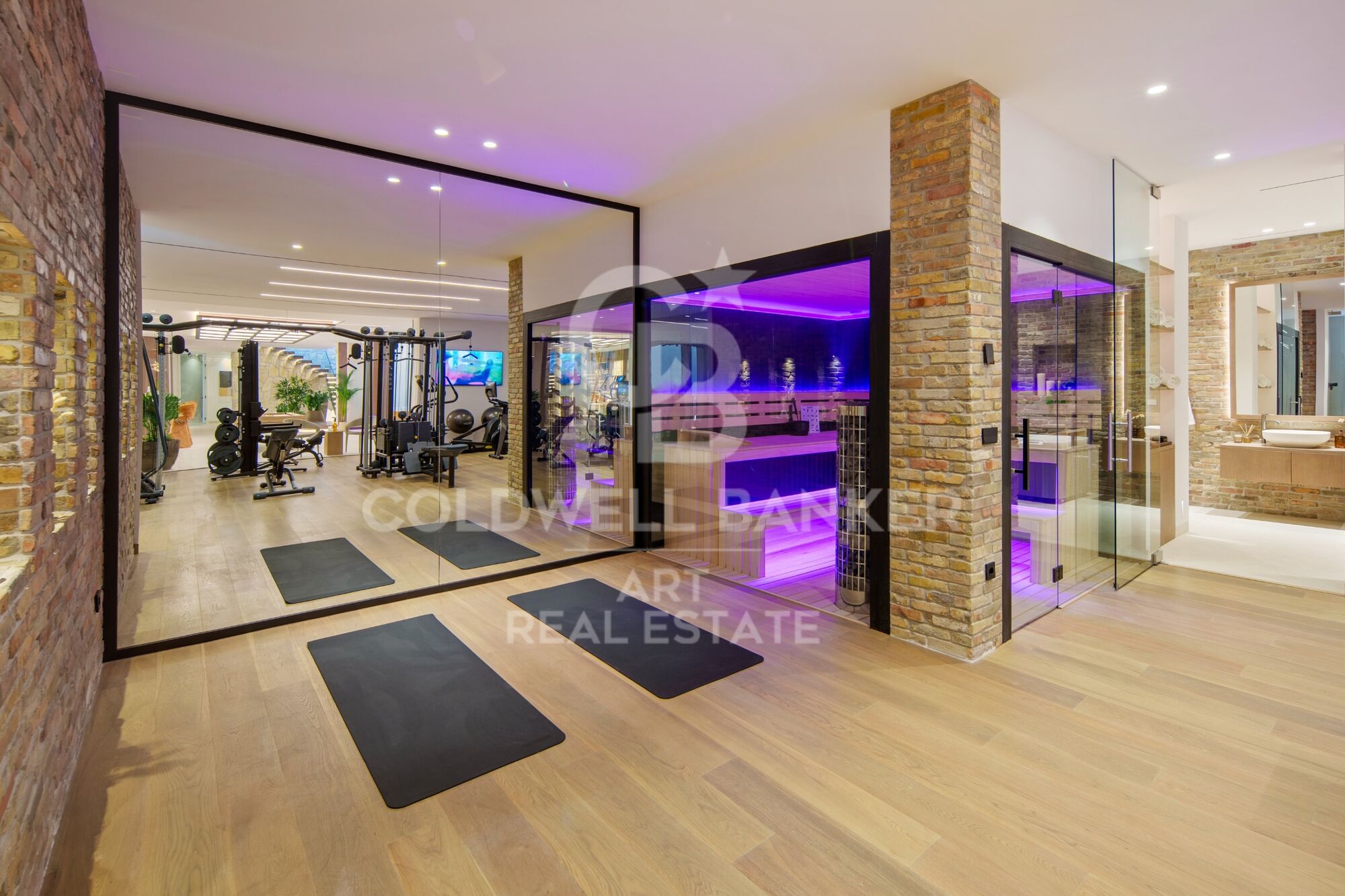 Preciosa villa de diseño en el corazón de Nueva Andalucía - Marbella
