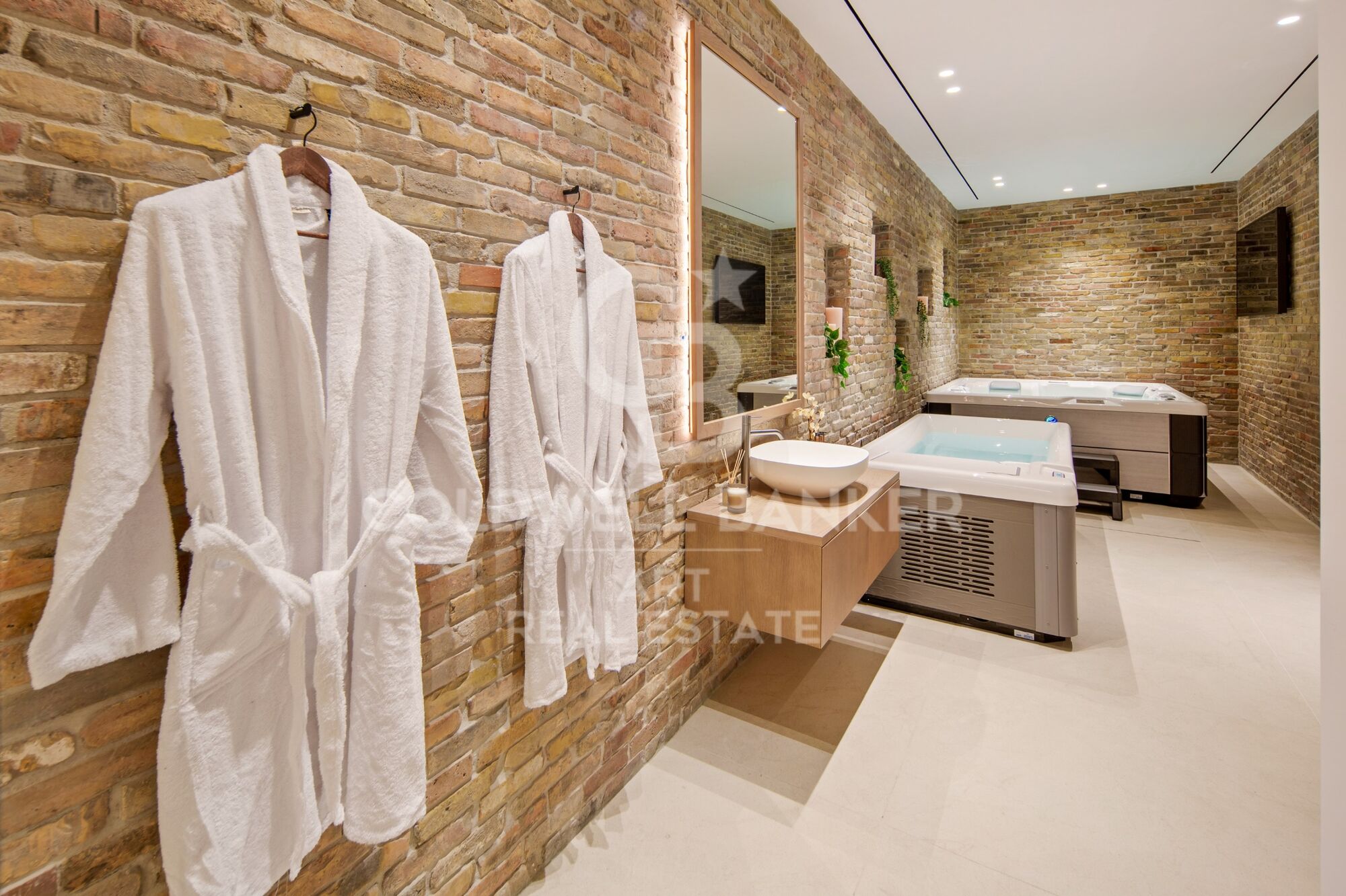 Schöne Designvilla im Herzen von Nueva Andalucía - Marbella