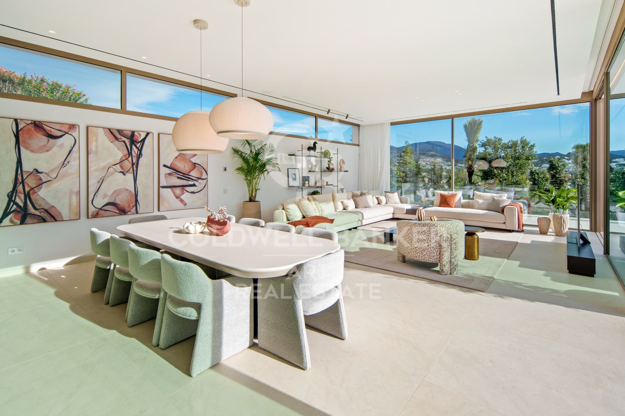 Preciosa villa de diseño en el corazón de Nueva Andalucía - Marbella