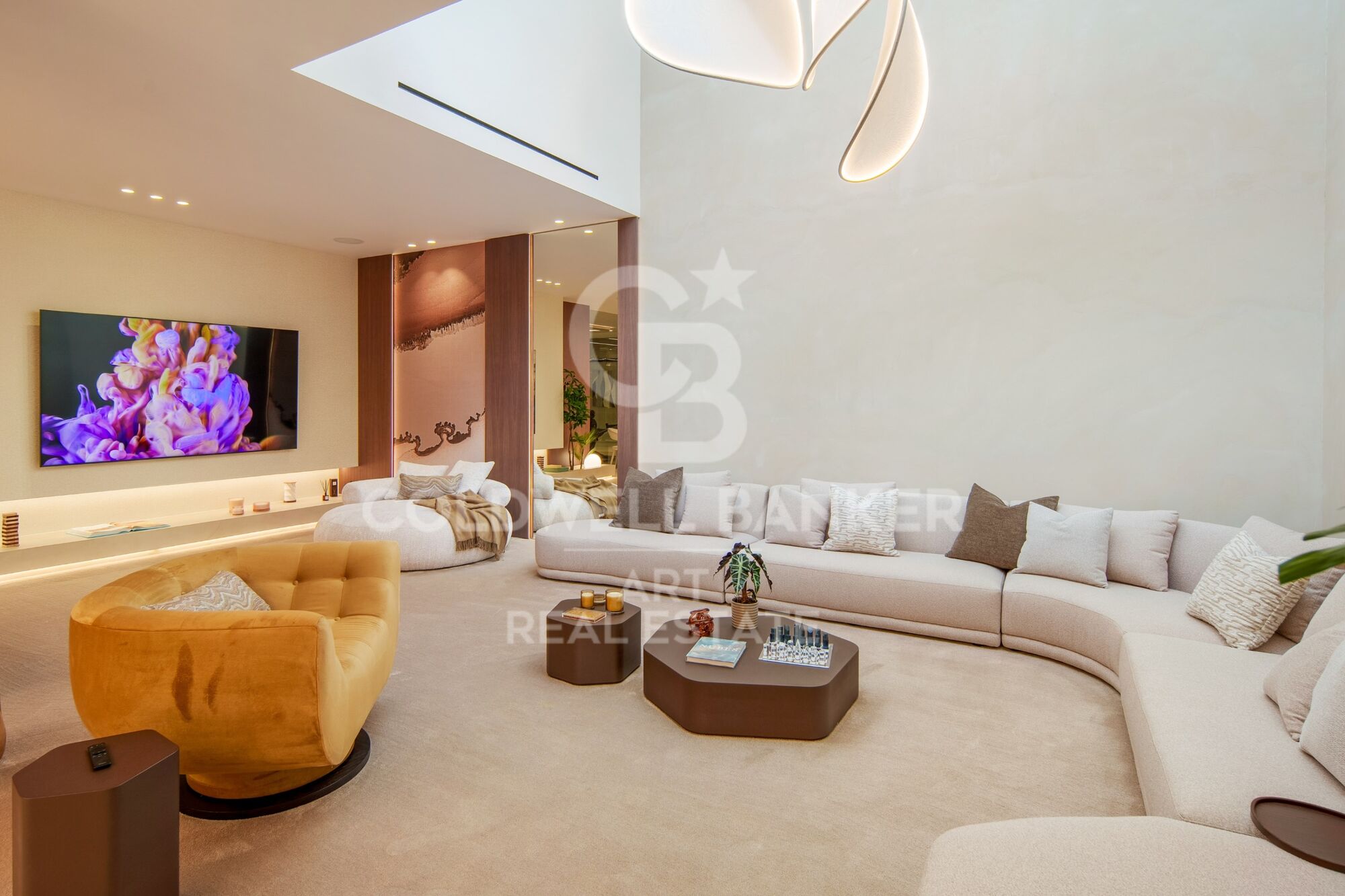 Preciosa villa de diseño en el corazón de Nueva Andalucía - Marbella