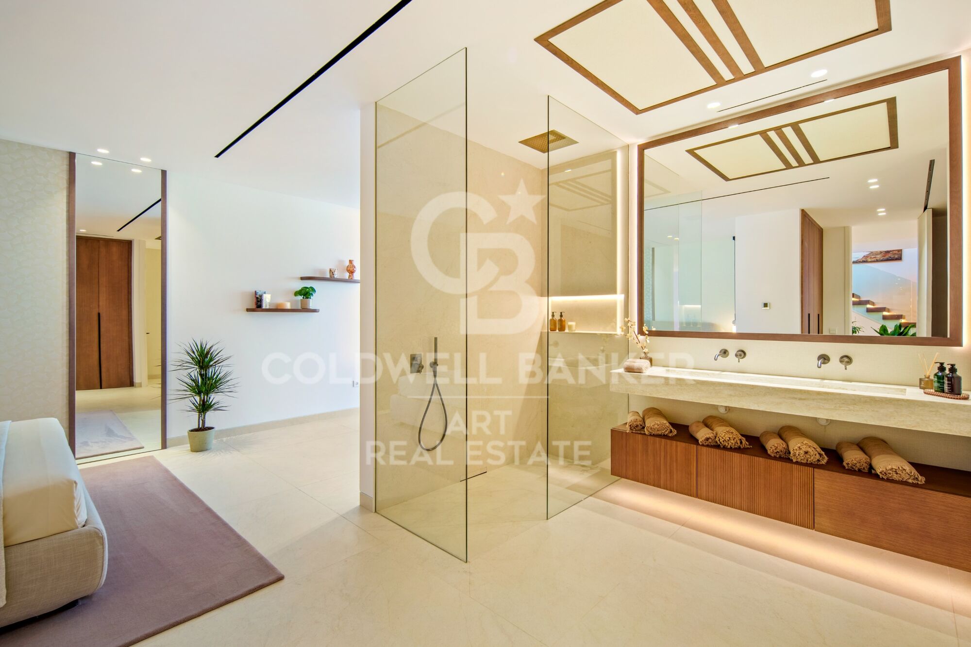 Preciosa villa de diseño en el corazón de Nueva Andalucía - Marbella