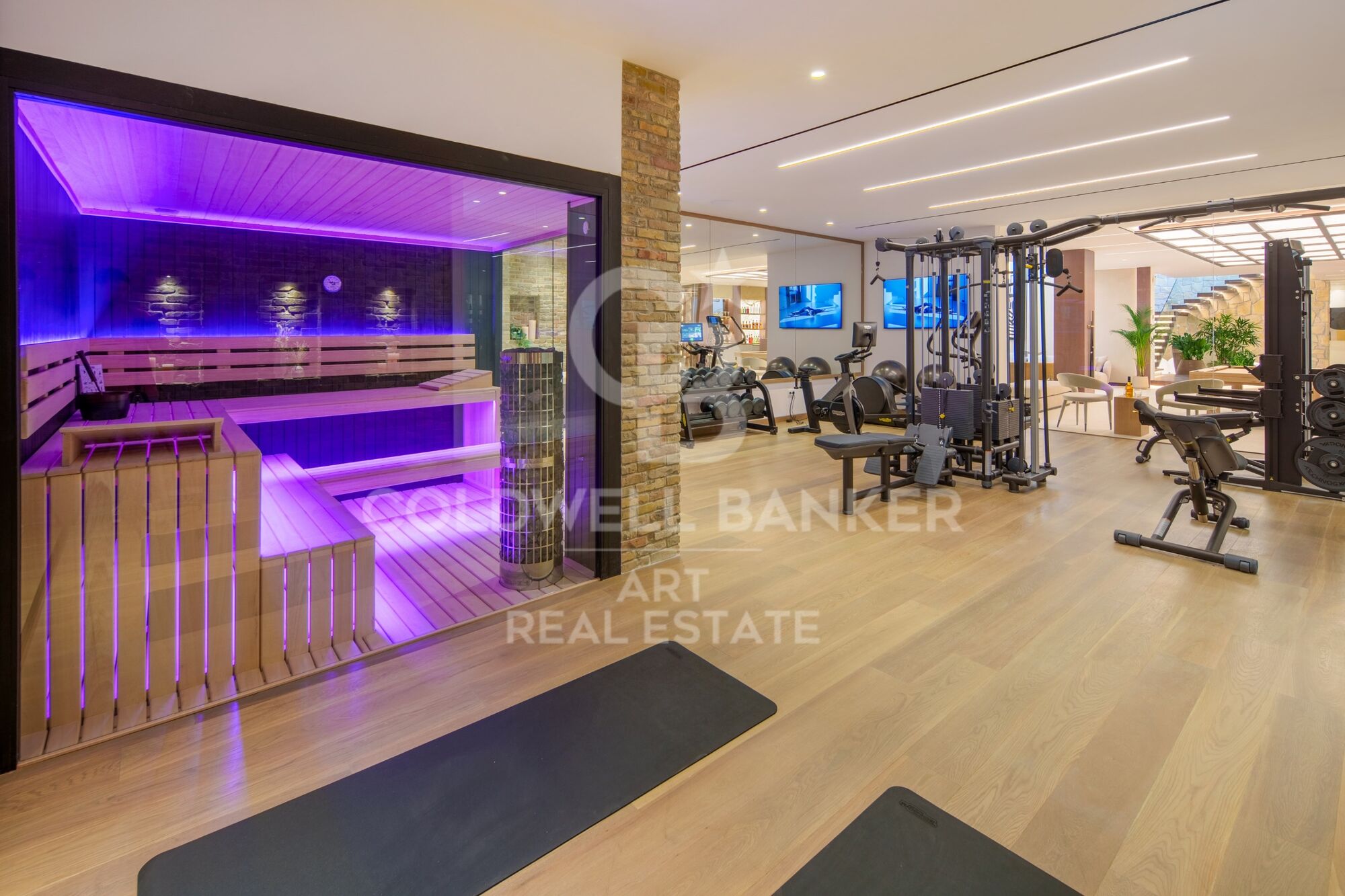 Preciosa villa de diseño en el corazón de Nueva Andalucía - Marbella