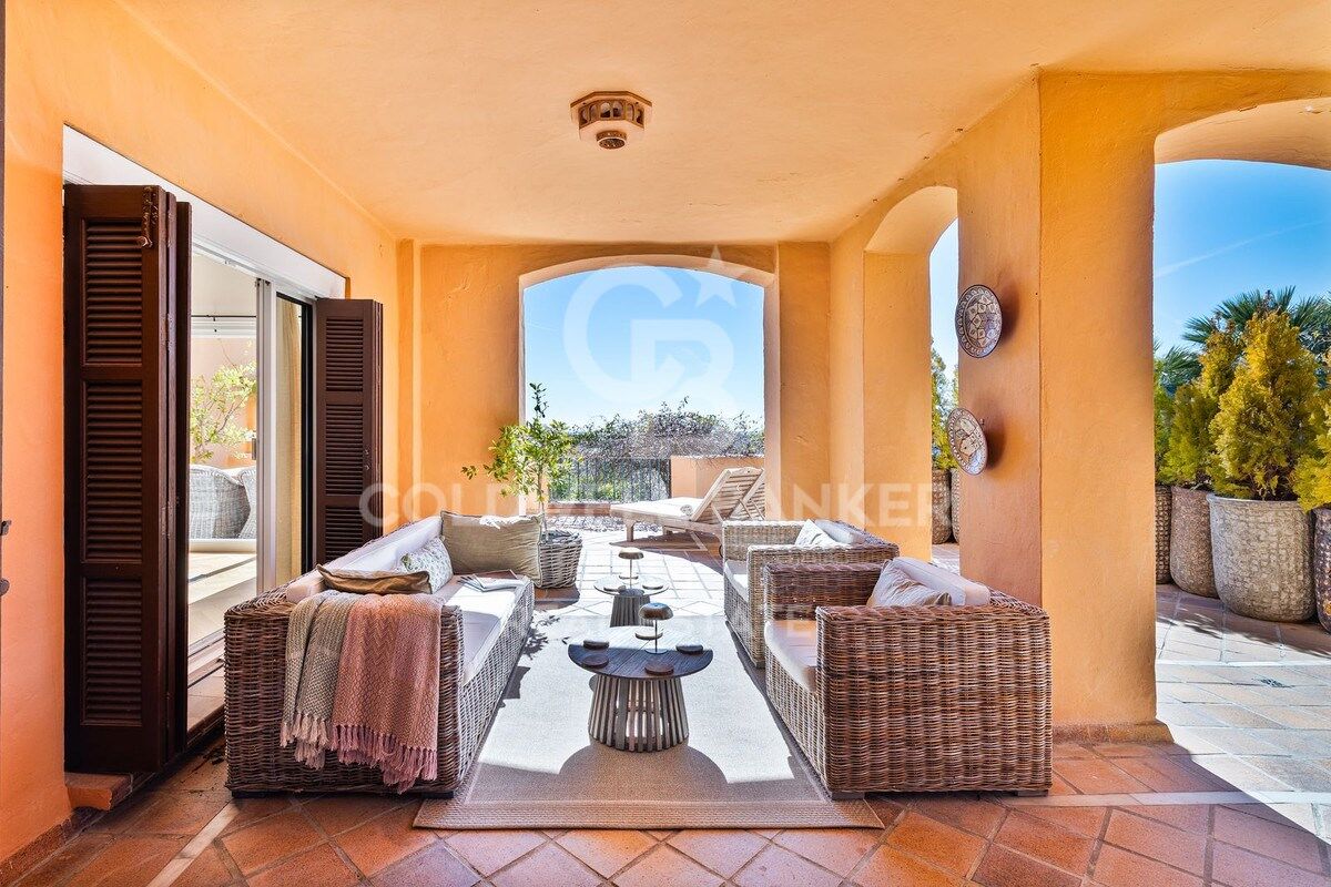 Espectacular apartamento en planta baja con increíbles vistas al mar en Nueva Andalucía