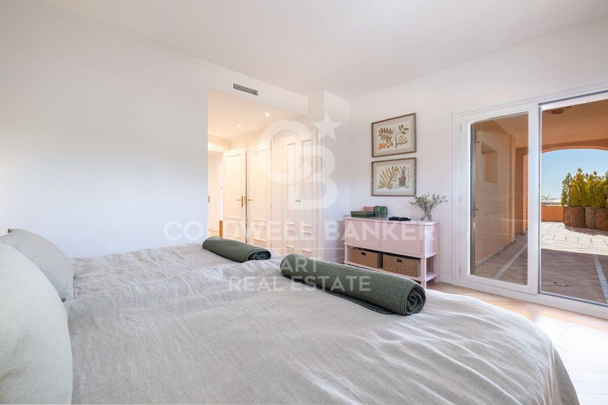 Espectacular apartamento en planta baja con increíbles vistas al mar en Nueva Andalucía