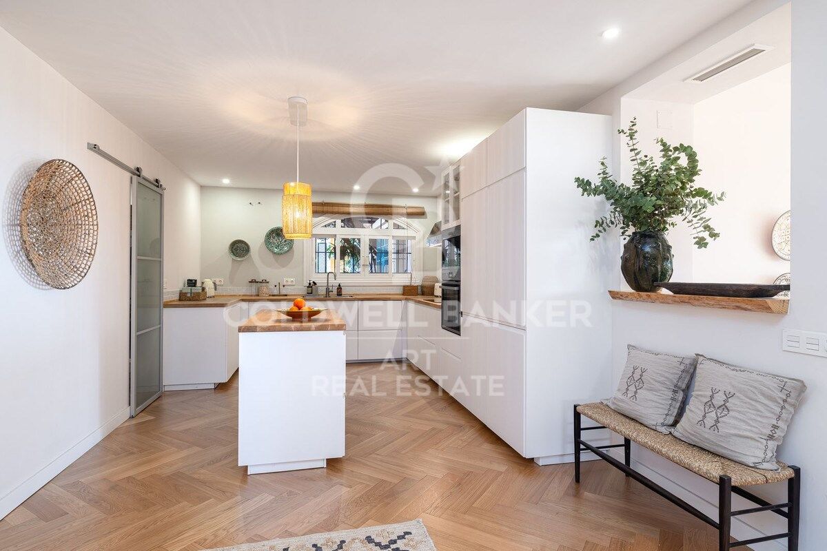 Espectacular apartamento en planta baja con increíbles vistas al mar en Nueva Andalucía